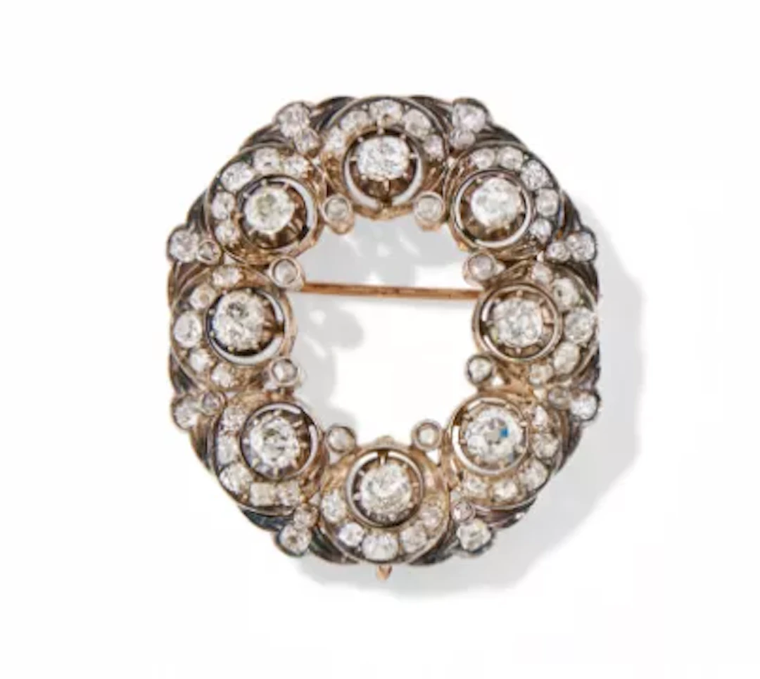 A VICTORIAN DIAMOND WREATH BROOCH/PENDANT