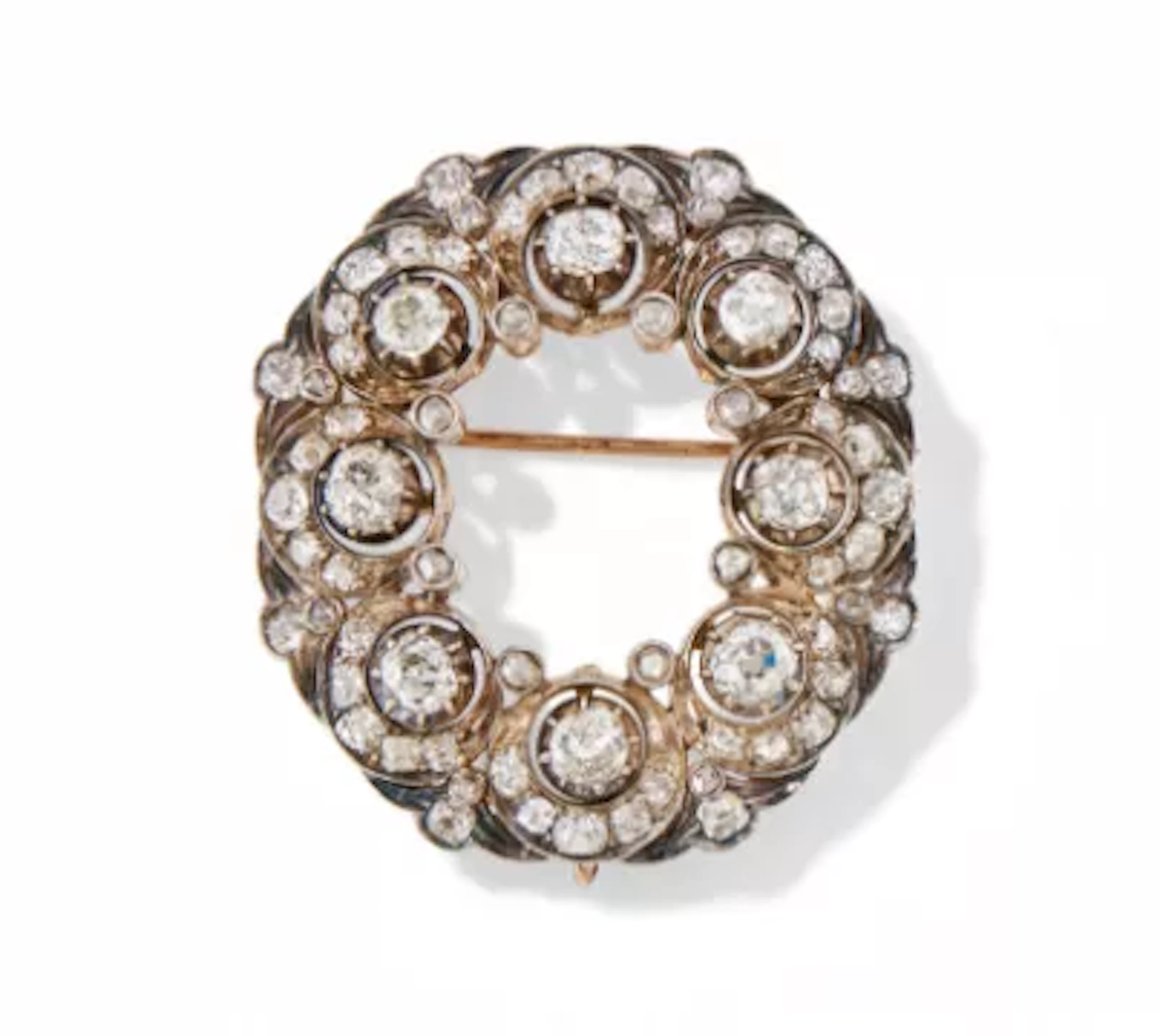 A VICTORIAN DIAMOND WREATH BROOCH/PENDANT