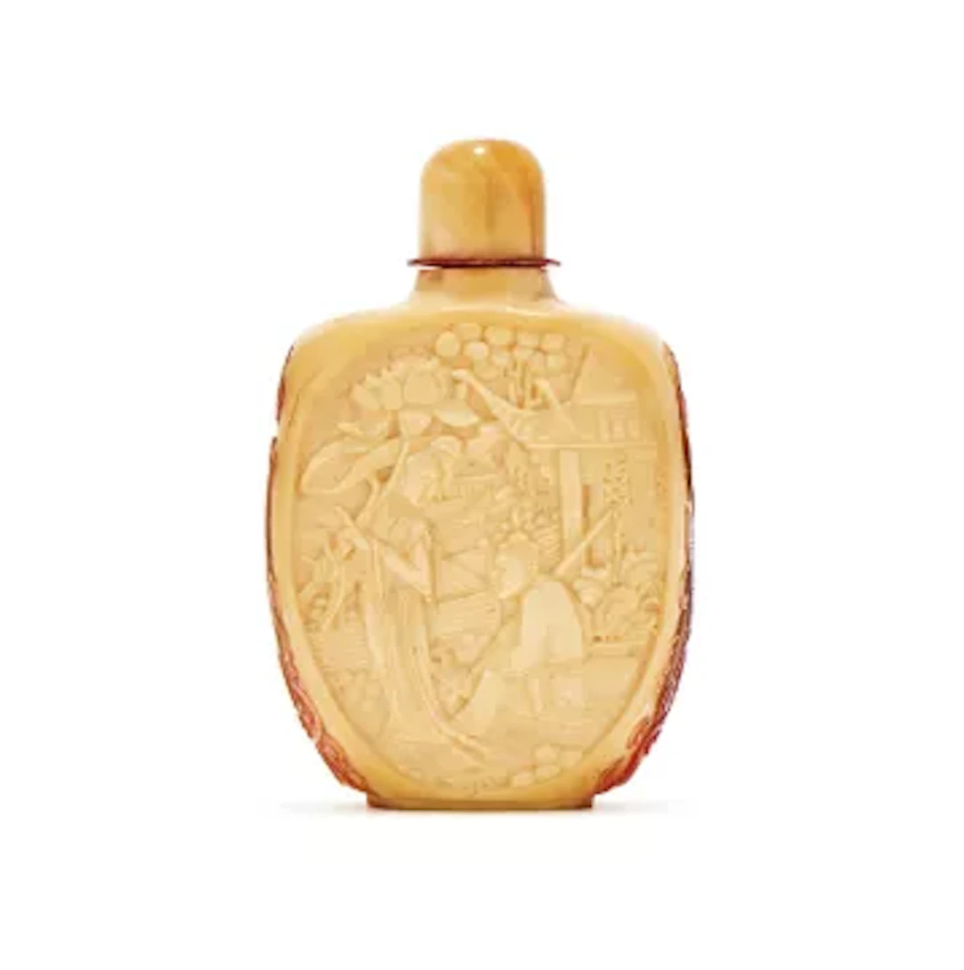 Y A Chinese carved horbill 'Eight Immortals' snuff bottle, 19th century