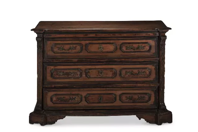 A WALNUT COMMODE, NORTH ITALIAN, 17TH CENTURY