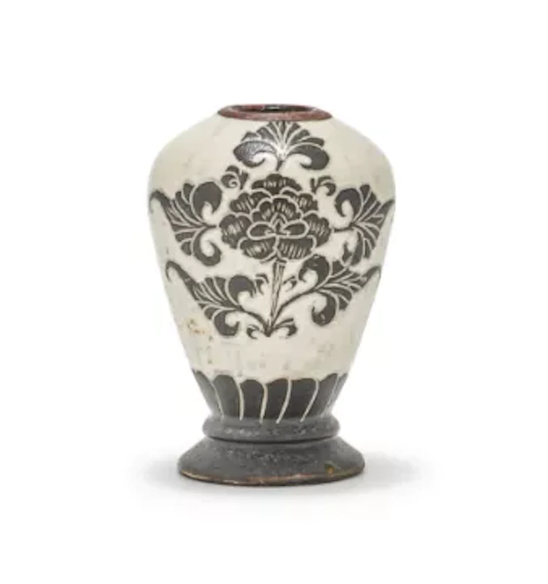 A rare Chinese Cizhou sgraffito 'Peony' vase, Northern Song Dynasty (960-1127)
