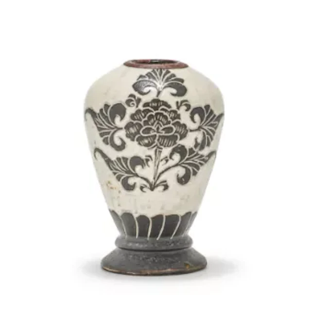 A rare Chinese Cizhou sgraffito 'Peony' vase, Northern Song Dynasty (960-1127)