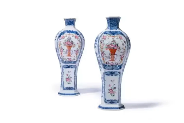 A PAIR OF CHINESE GILT AND IRON RED DECORATED VASES, 18TH CENTURY
