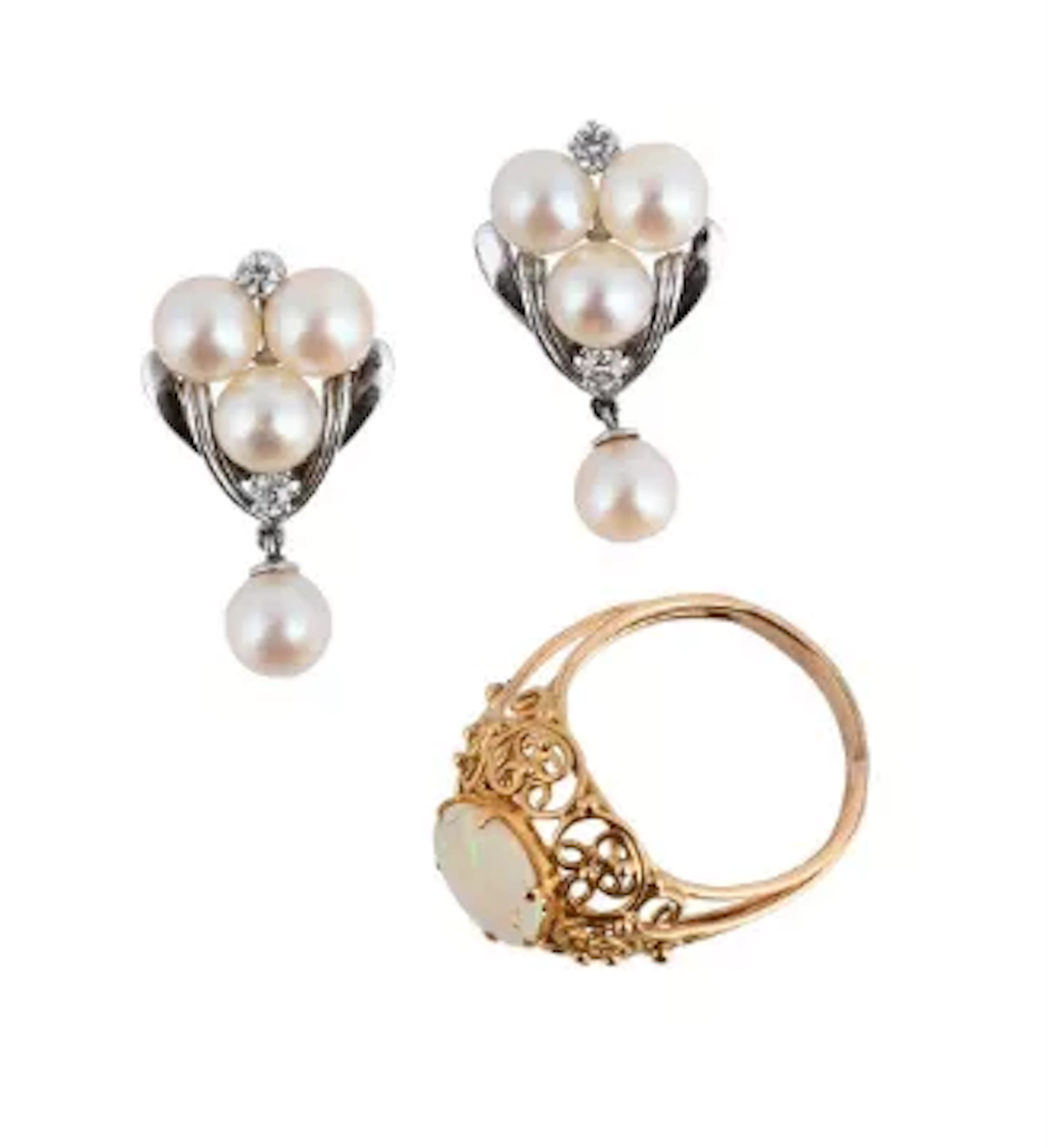 AN OPAL DRESS RING