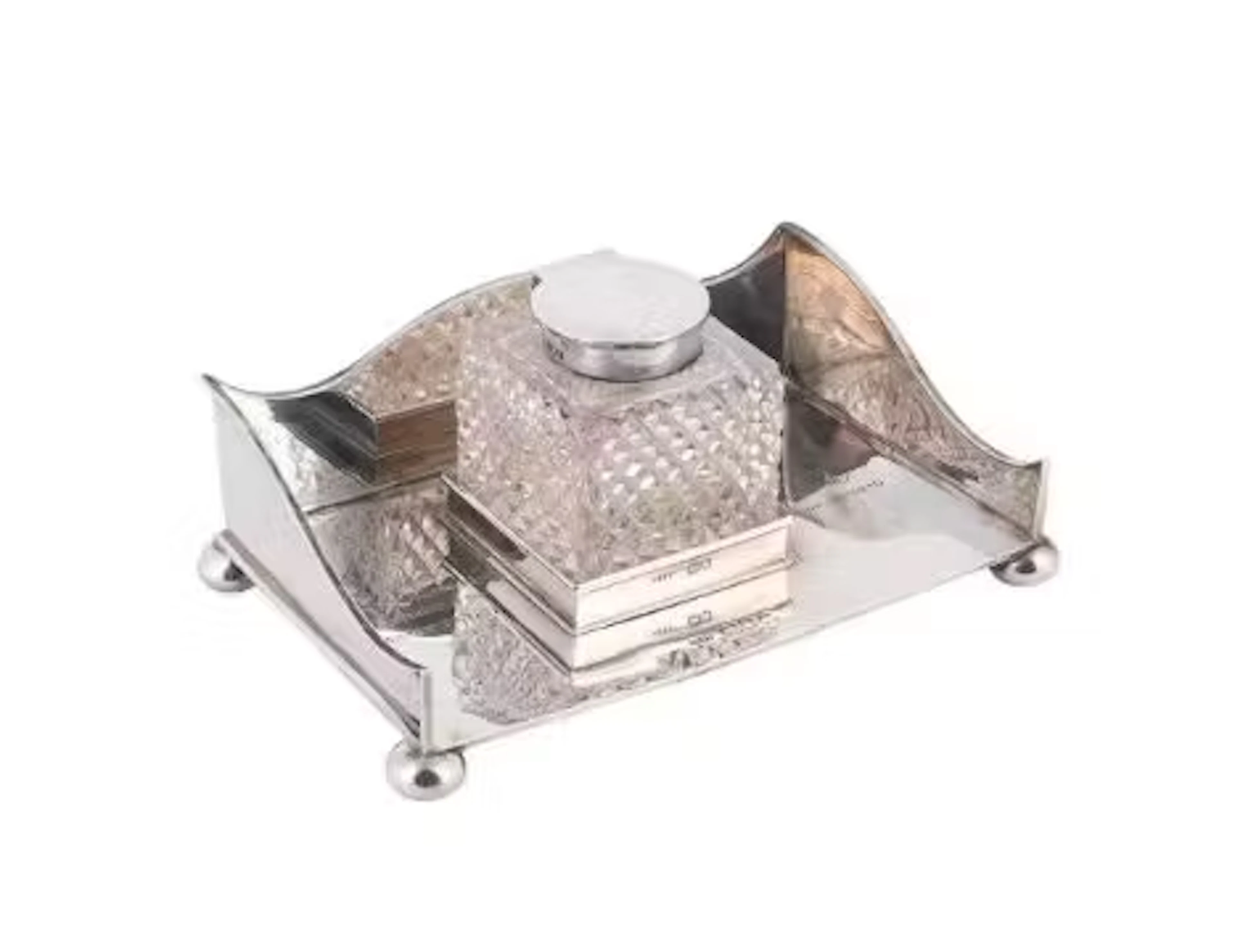 AN DWARDIAN SILVER RECTANGULAR INKSTAND