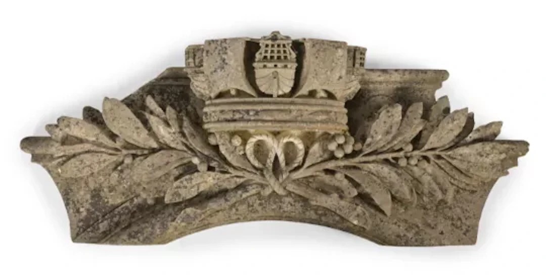 A, CARVED MARBLE NAVAL ARMORIAL SURMOUNT