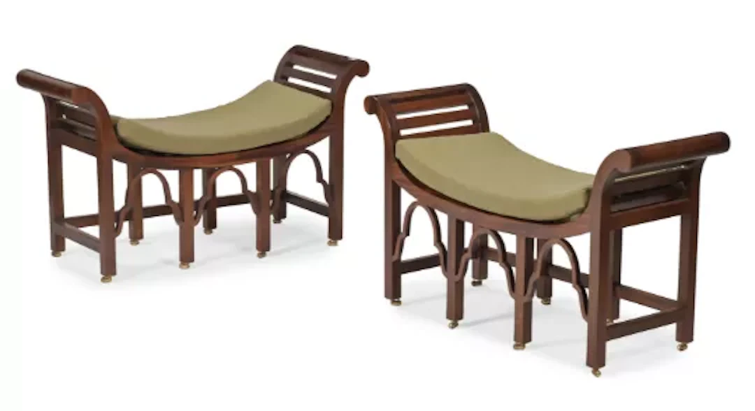A PAIR OF MAHOGANY STOOLS OR WINDOW SEATS, IN GEORGE III STYLE, CONTEMPORARY