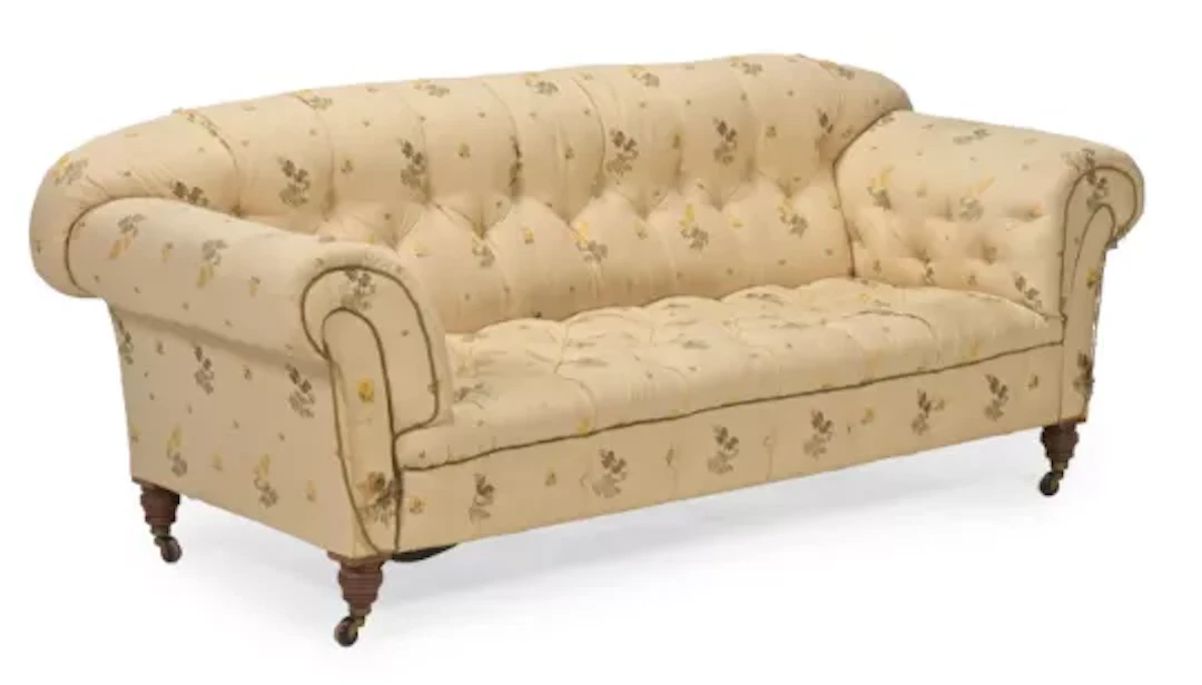 A MID-VICTORIAN CHESTERFIELD SOFA, SECOND HALF 19TH CENTURY, SUPPLIED