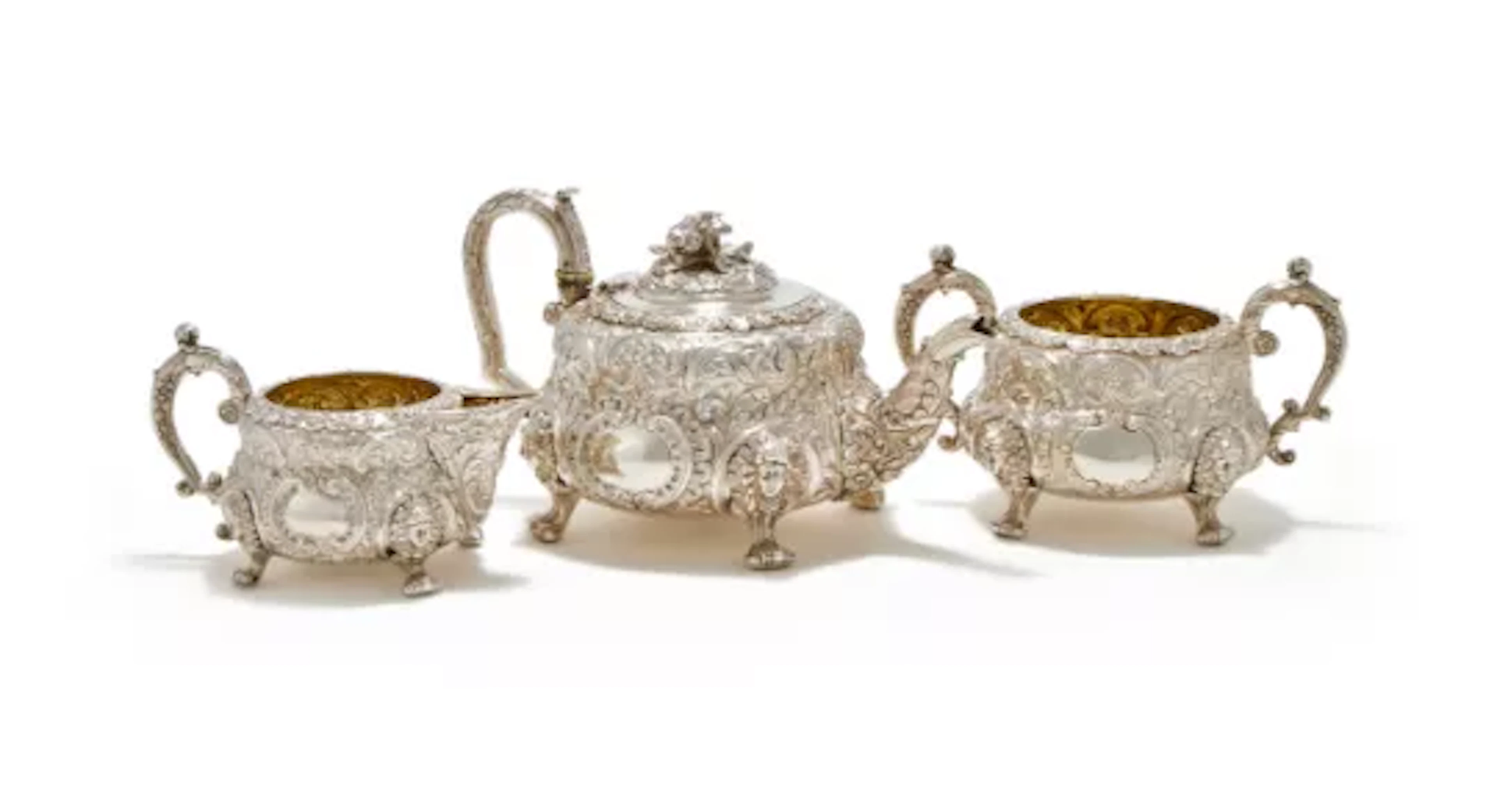 Y A GEORGE IV SILVER CIRCULAR BALUSTER THREE PIECE TEA SET, JOSEPH