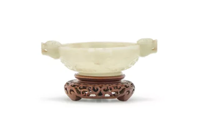A Chinese small pale celadon jade censer, Qianlong (1736-1795)