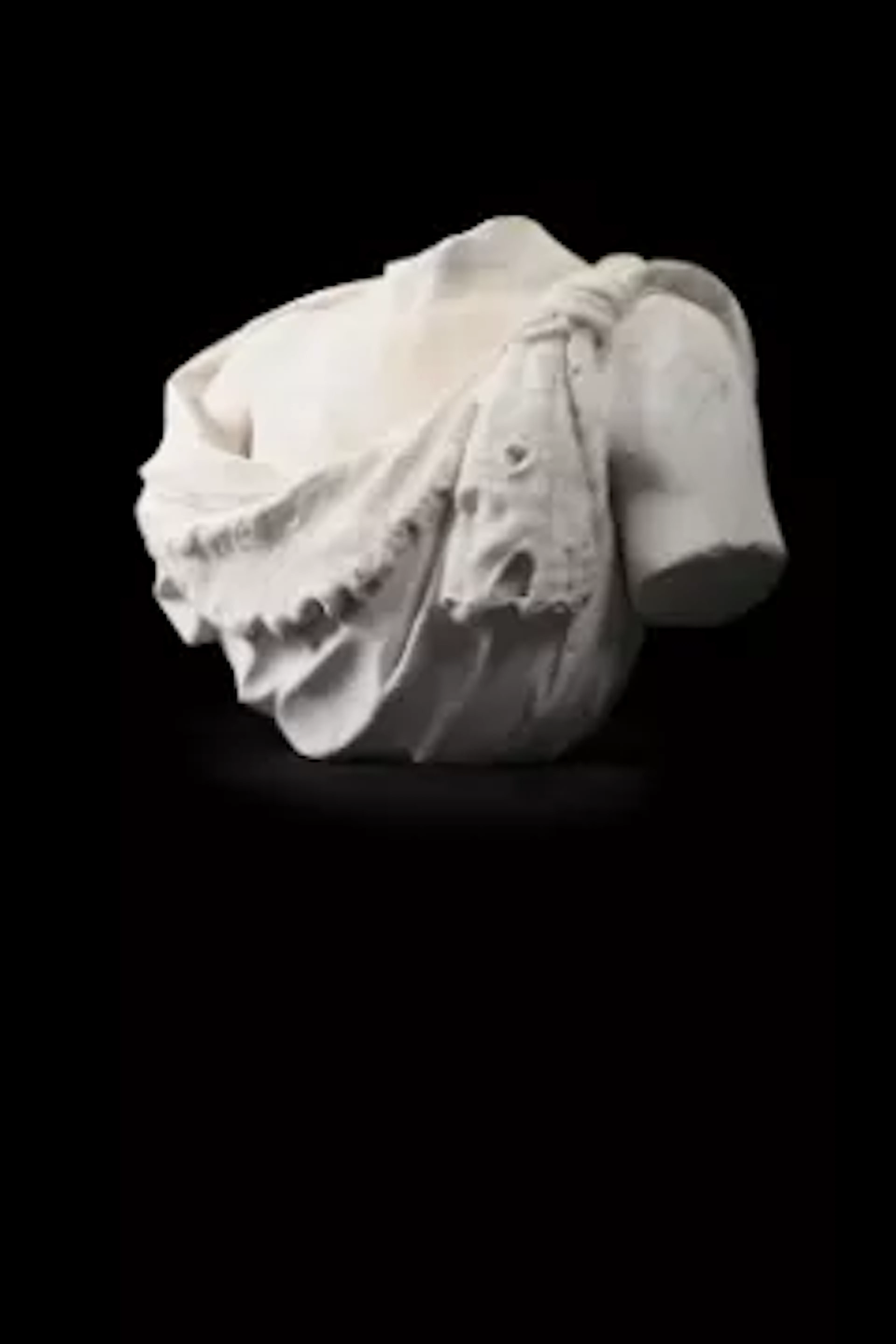 AFTER THE ANTIQUE, A SET OF CARVED MARBLE SHOULDERS, ITALIAN, LATE