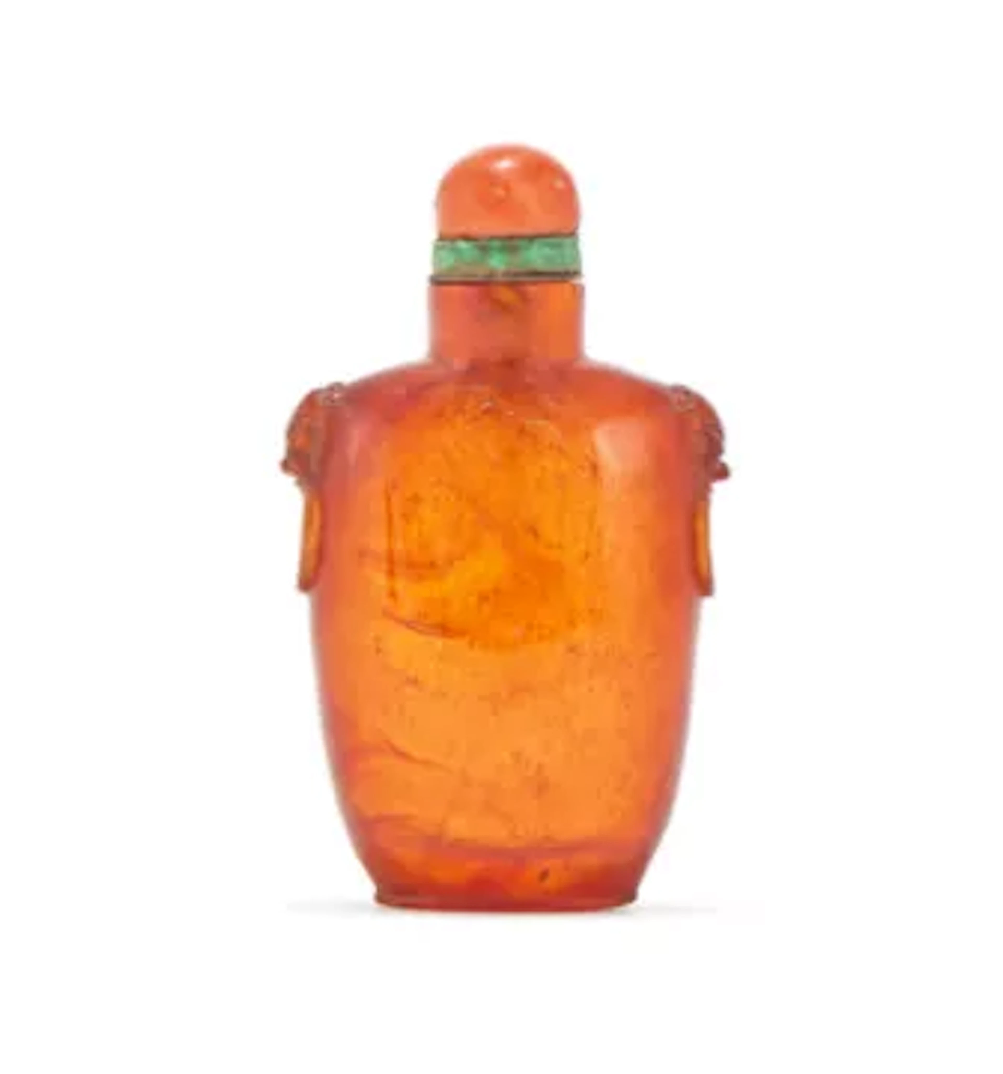 Y A Chinese carved amber snuff bottle, 18th century