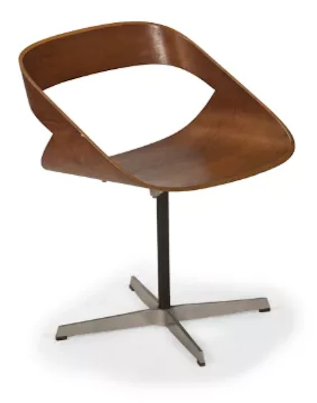 GEOFFREY HARCOURT (BRITISH, B.1935), A 'MODEL 130' BENTWOOD SWIVEL