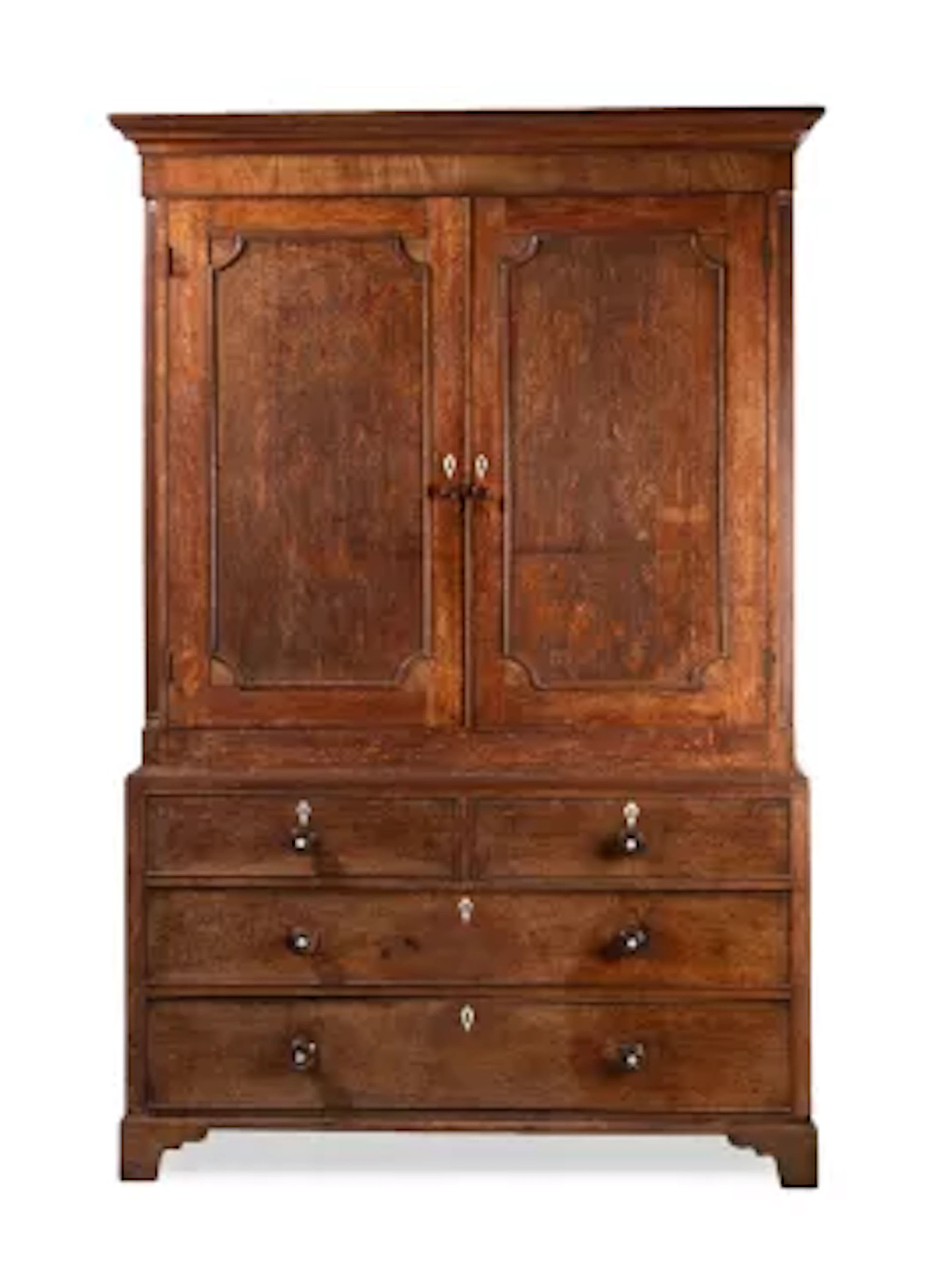Y A GEORGE III OAK LINEN PRESS, LATE 18TH CENTURY
