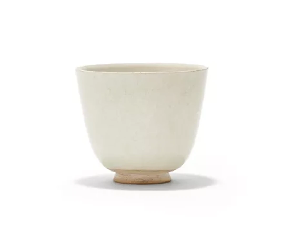A Chinese white-glazed cup, presumed Sui or early Tang dynasty