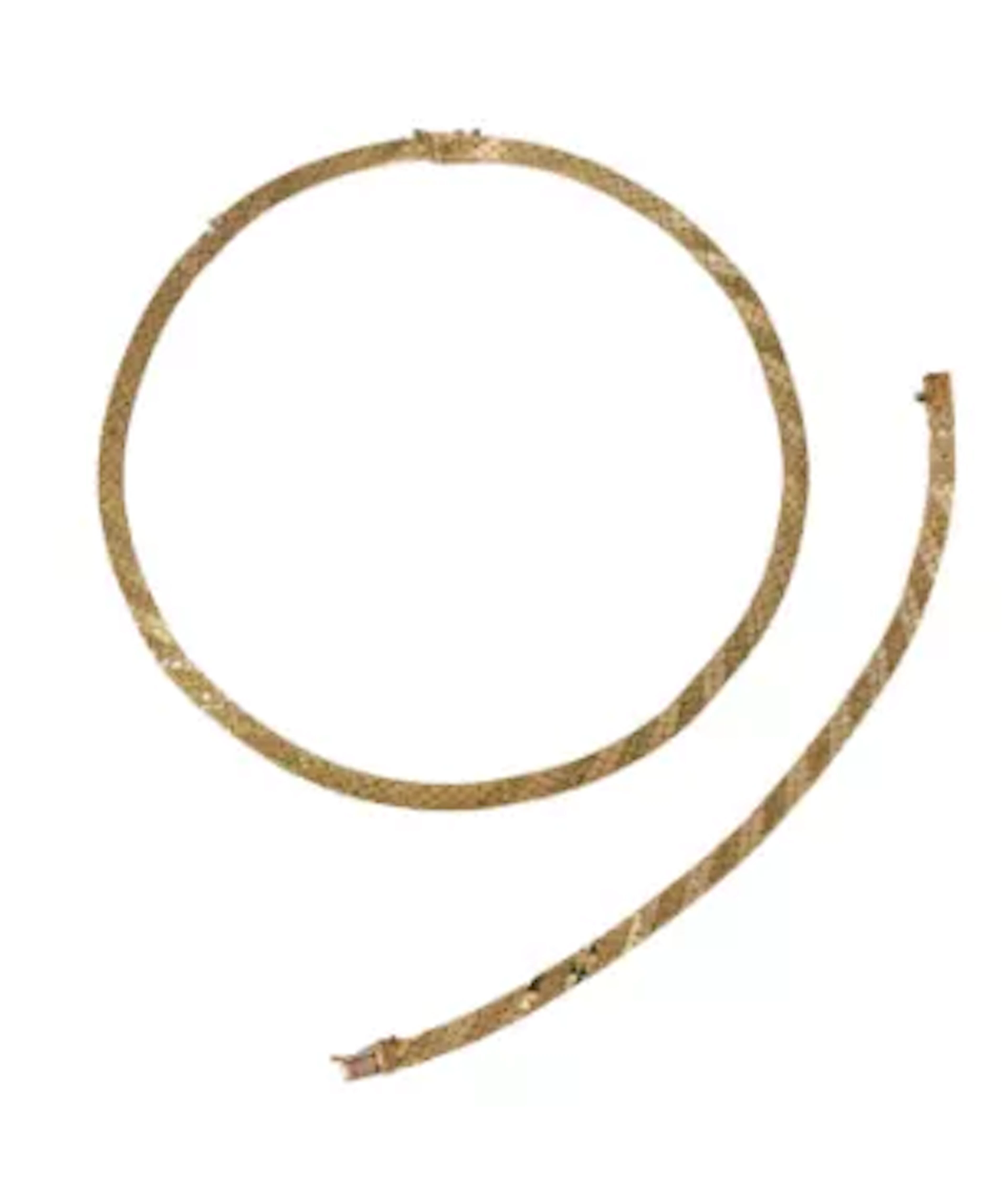 A 9CT GOLD NECKLACE AND BRACELET SET