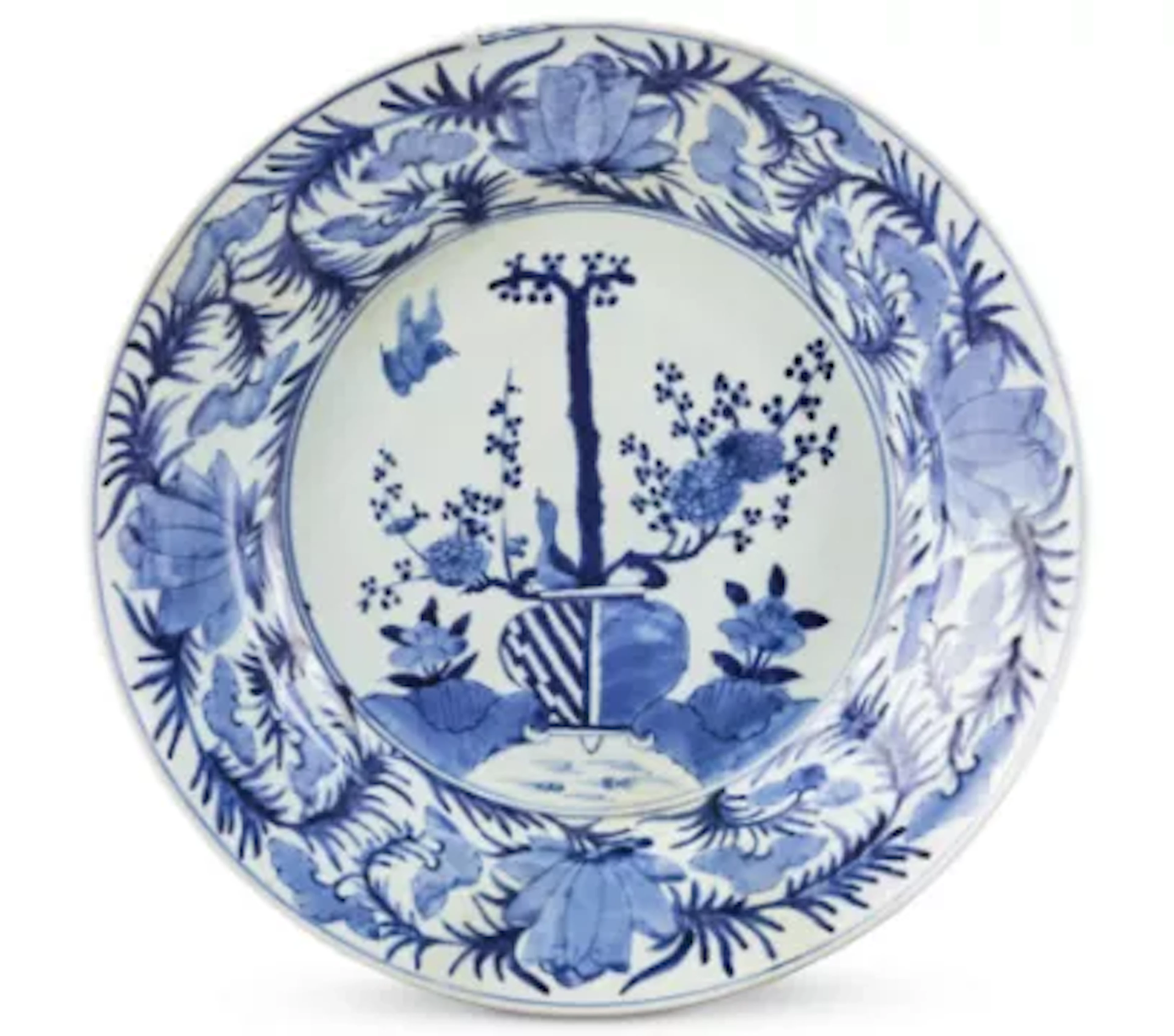 A LARGE JAPANESE ARITA BLUE AND WHITE DISH, EDO PERIOD, LATE 17TH