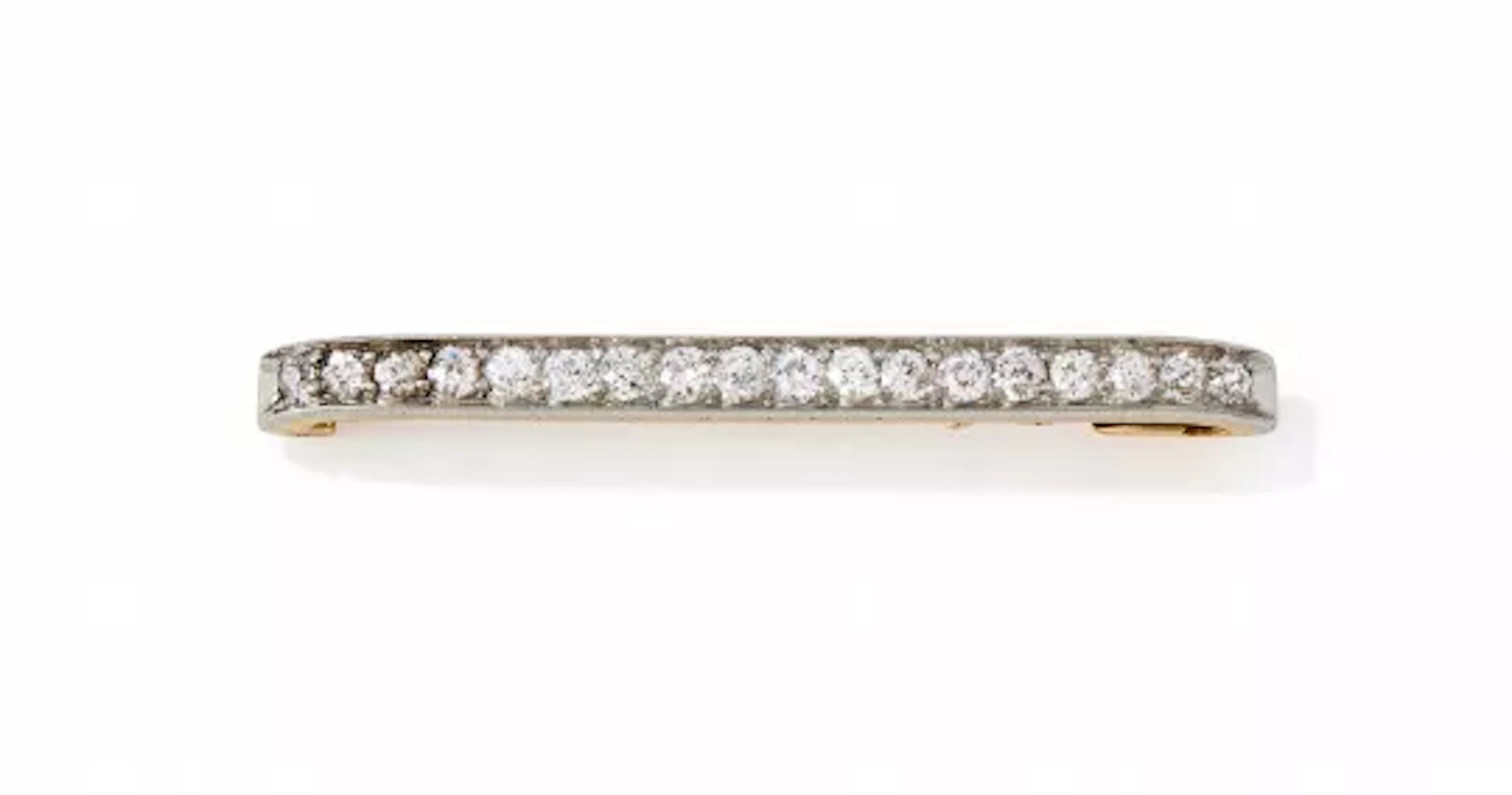 A MID 20TH CENTURY DIAMOND BAR BROOCH