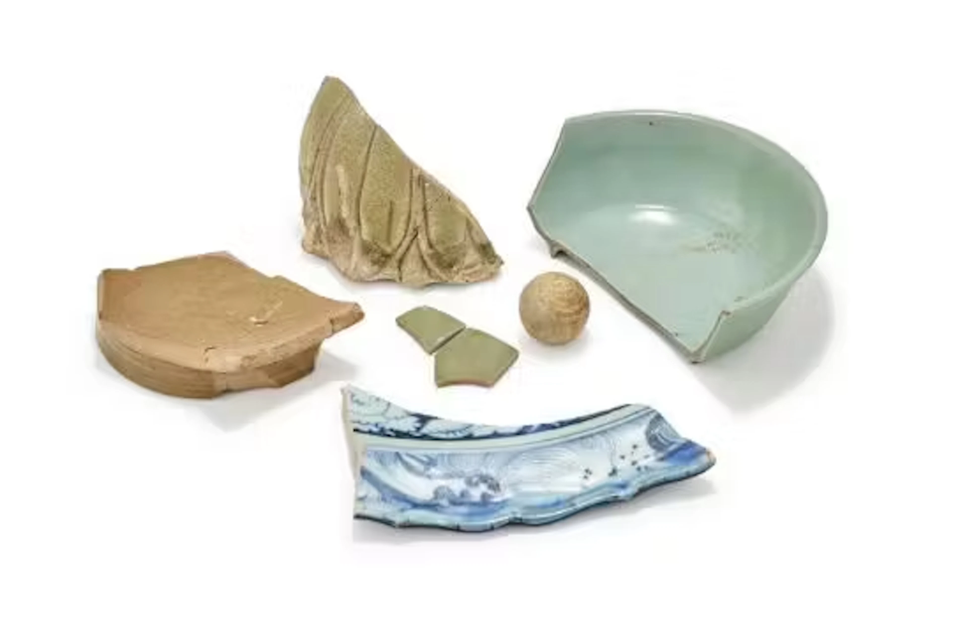 An interesting small group of Chinese porcelain shards