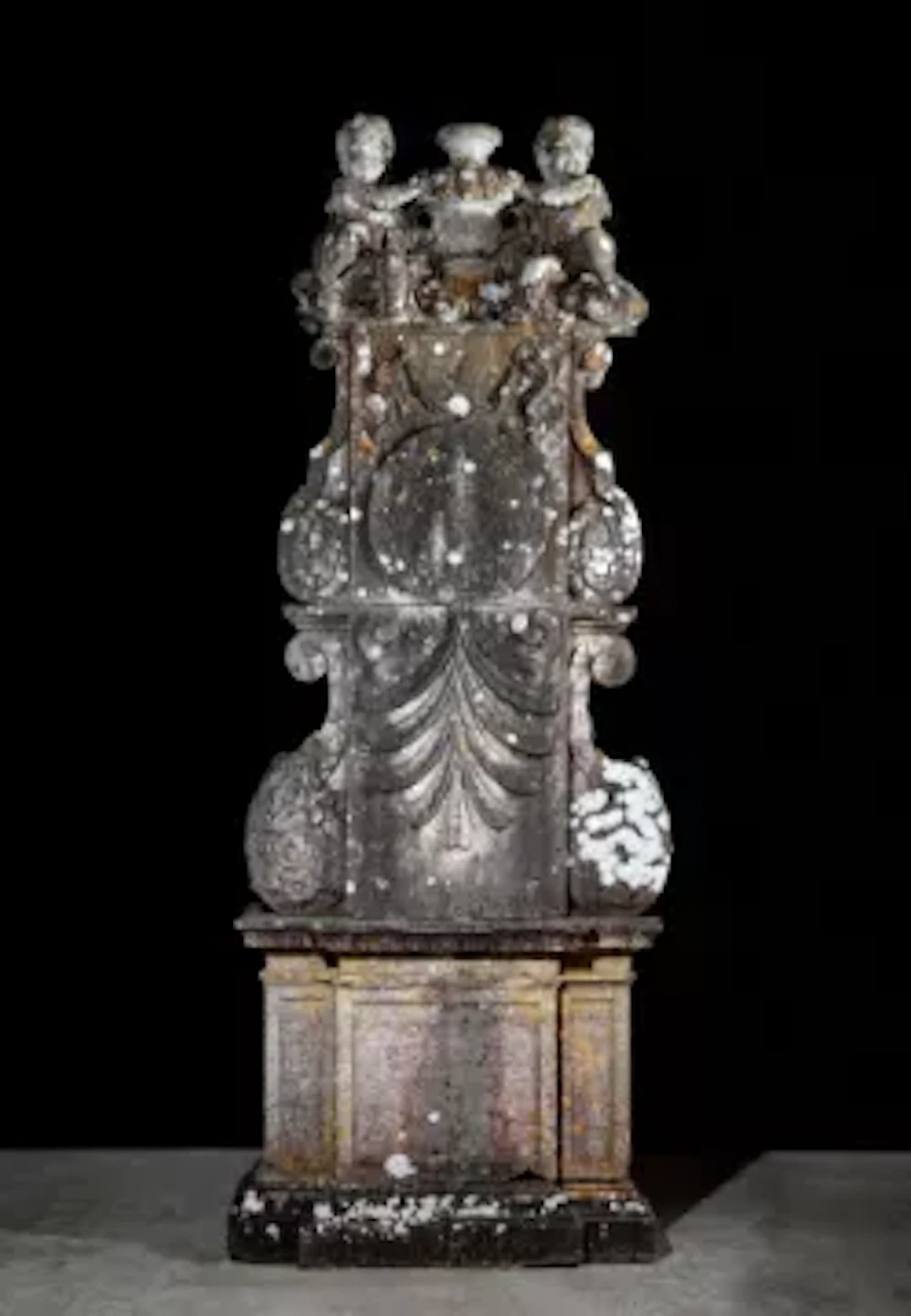 A MONUMENTAL MARBLE SUNDIAL, PORTUGUESE, MID 18TH CENTURY