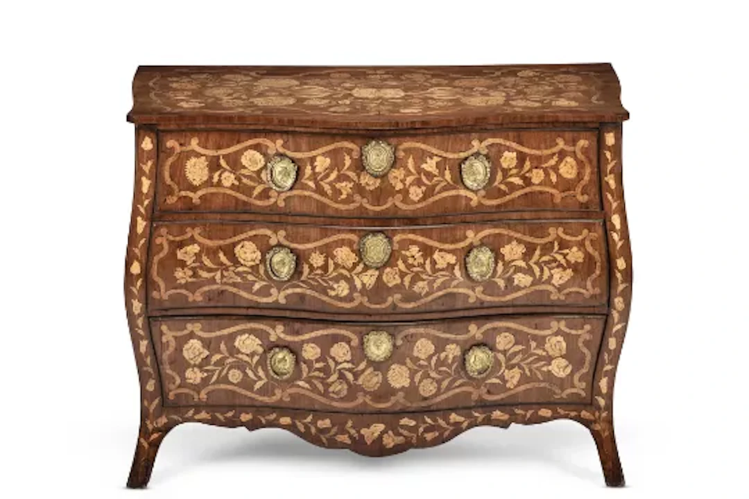 A FLORAL MARQUETRY MAHOGANY BOMBE COMMODE, DUTCH, 19TH CENTURY