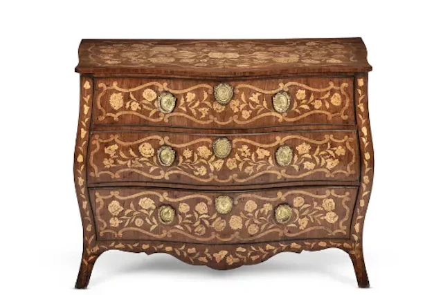 A FLORAL MARQUETRY MAHOGANY BOMBE COMMODE, DUTCH, 19TH CENTURY