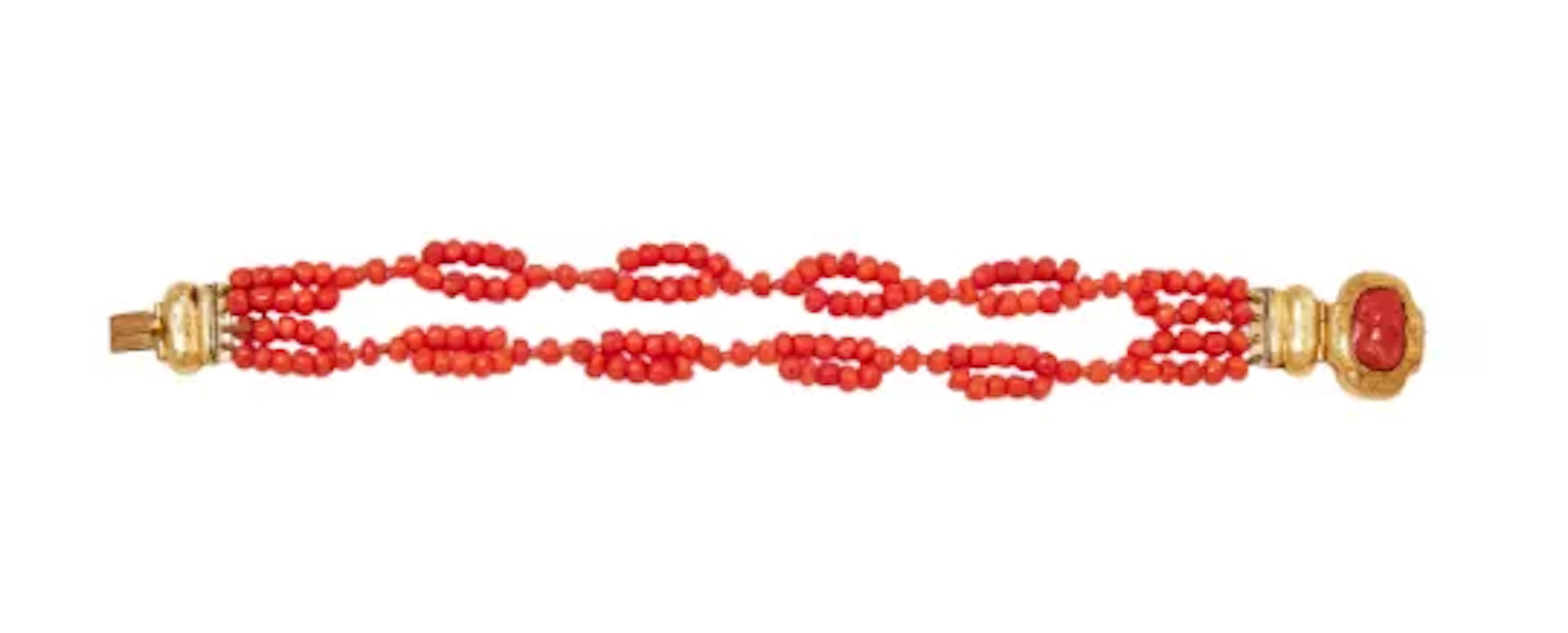Y A LATE 19TH CENTURY CORAL BRACELET