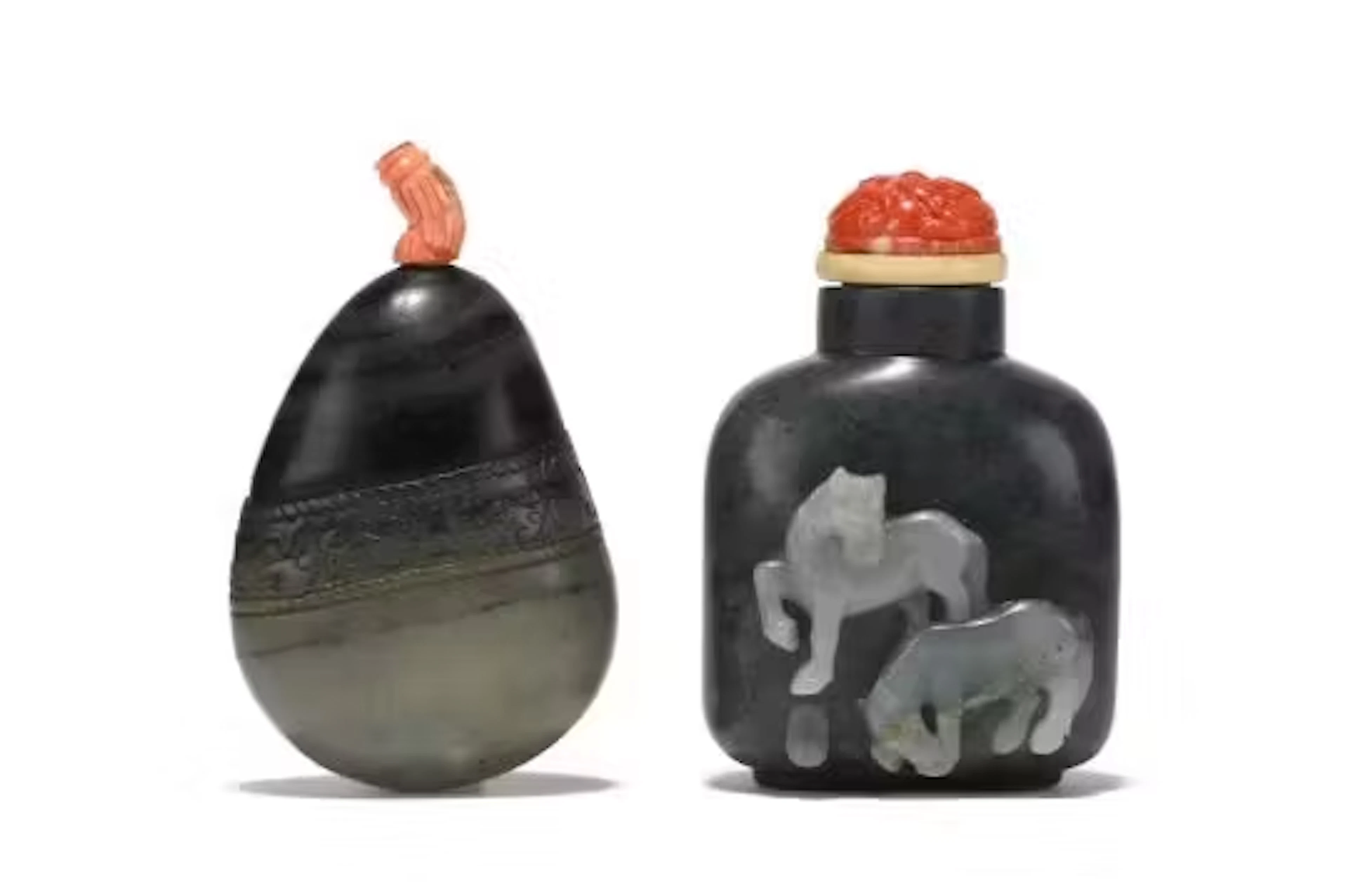 Y A Chinese grey and white jade pebble snuff bottle