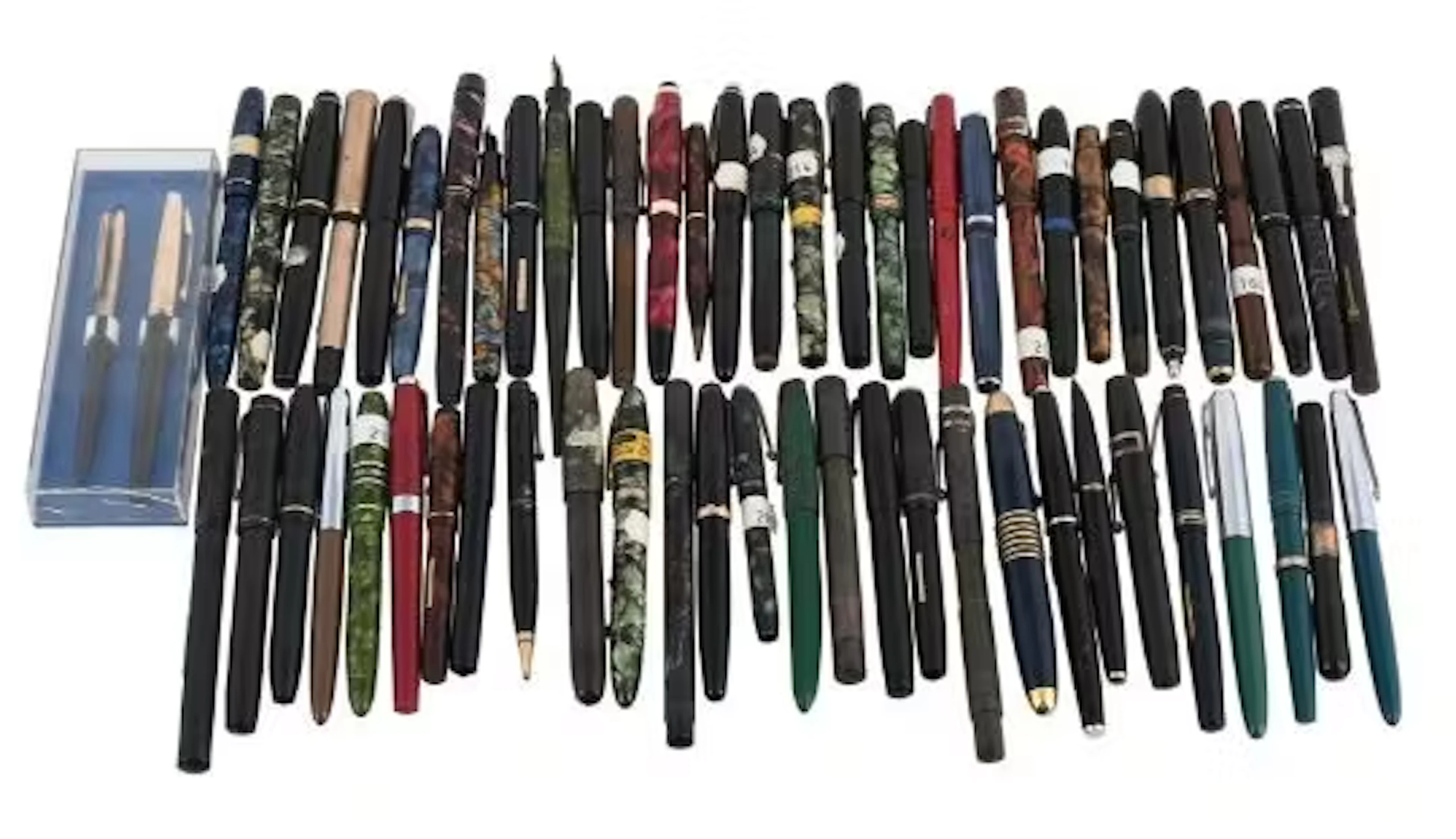 A COLLECTION OF FOUNTAIN PENS