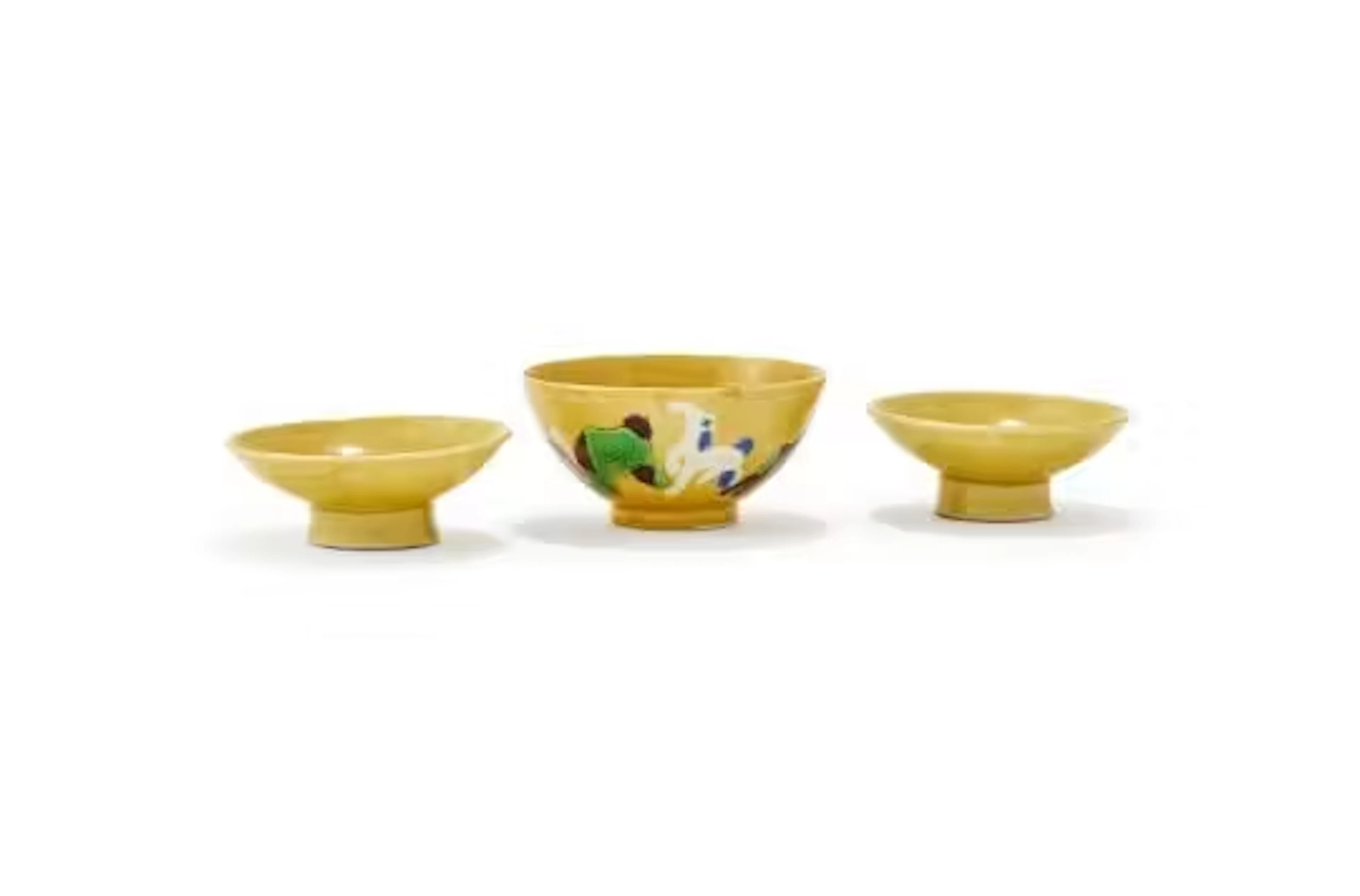 A small Chinese Famille Verte 'Eight horses of Muwang' cup