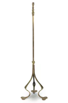 AN ARTS AND CRAFTS BRASS FLOOR STANDING LAMP, EARLY 20TH CENTURY