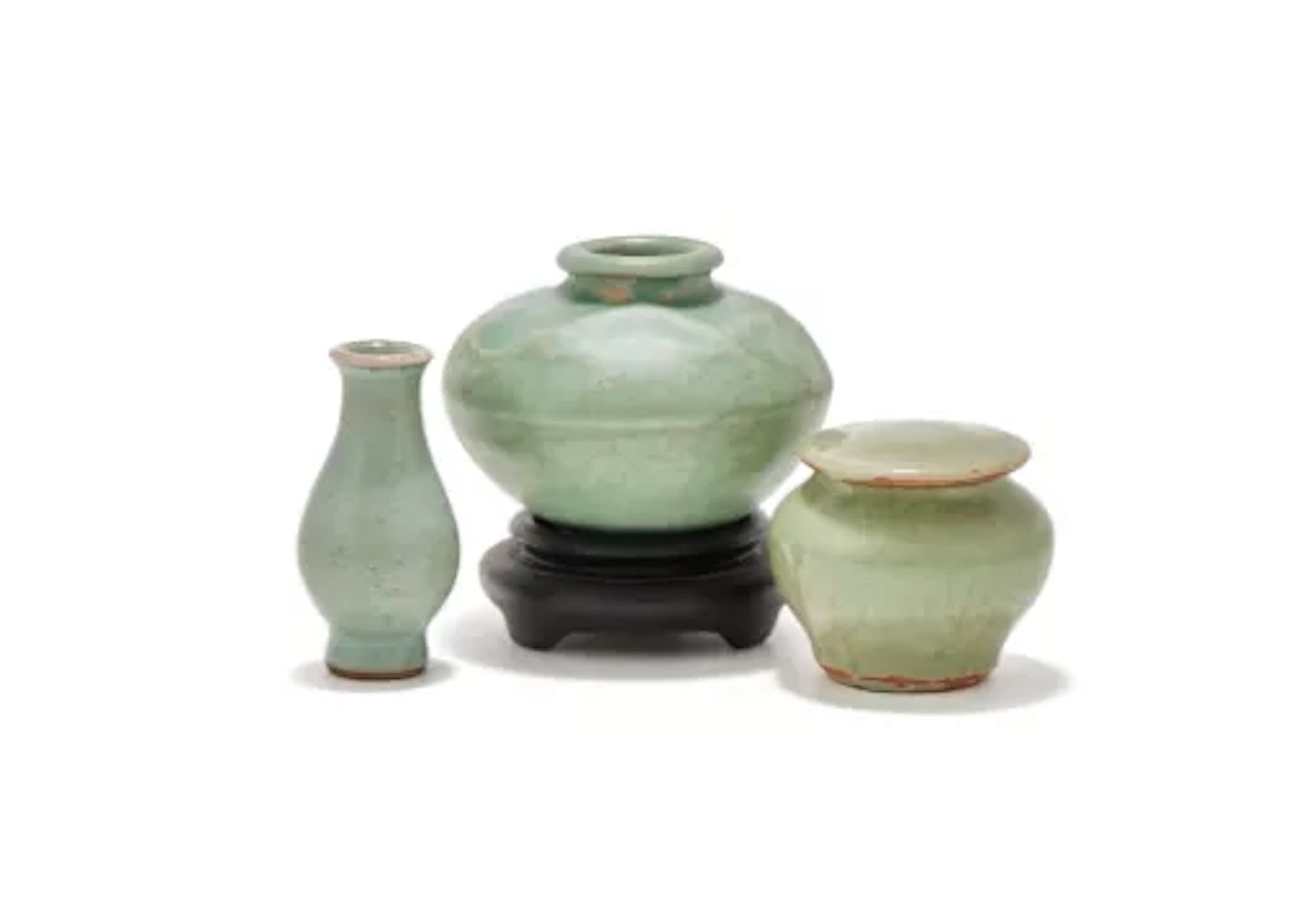 A Chinese longquan celadon glazed jarlet, Yuan Dynasty (1271-1368)