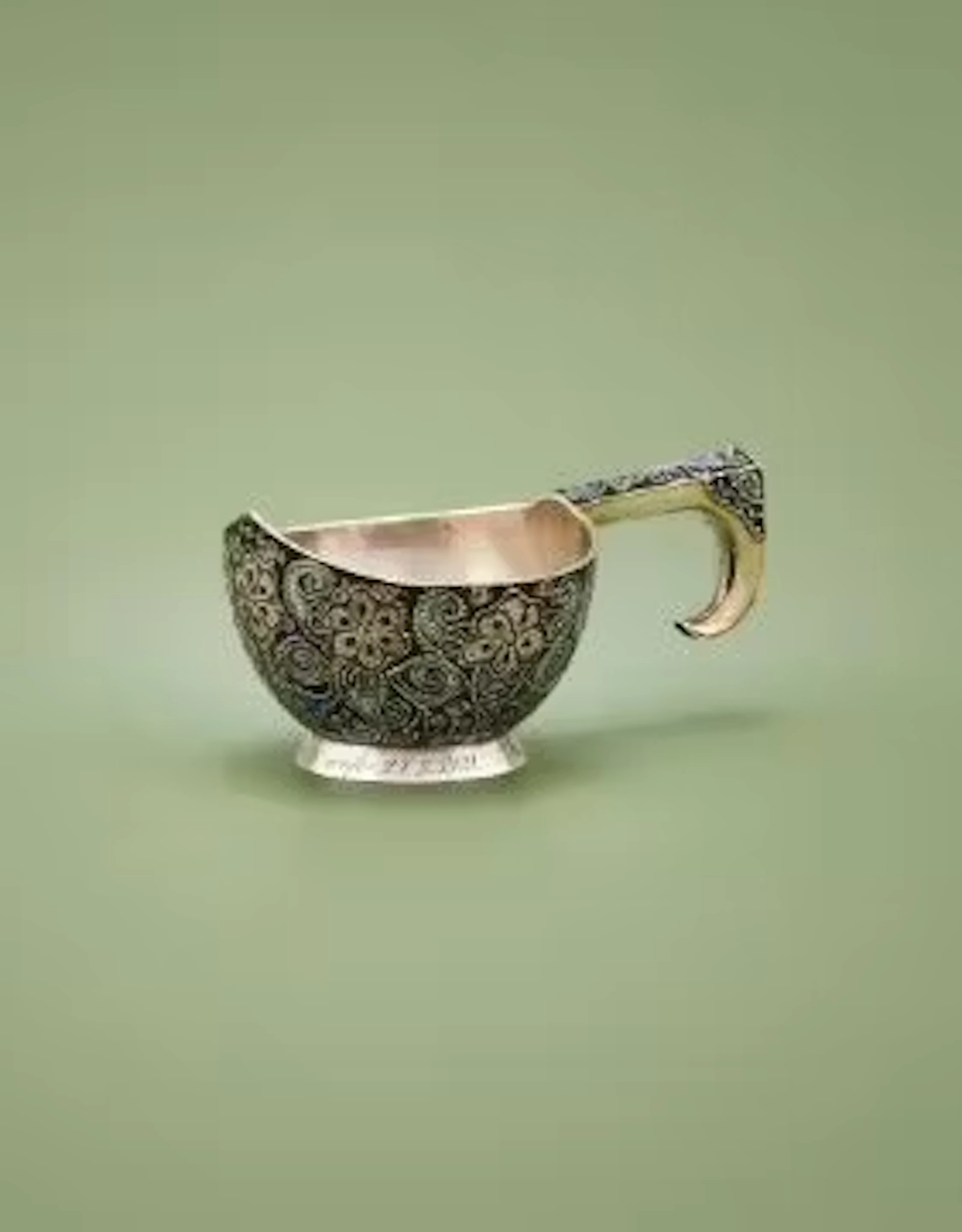 A RUSSIAN SHADED CLOISONNÉ ENAMEL KOVSH