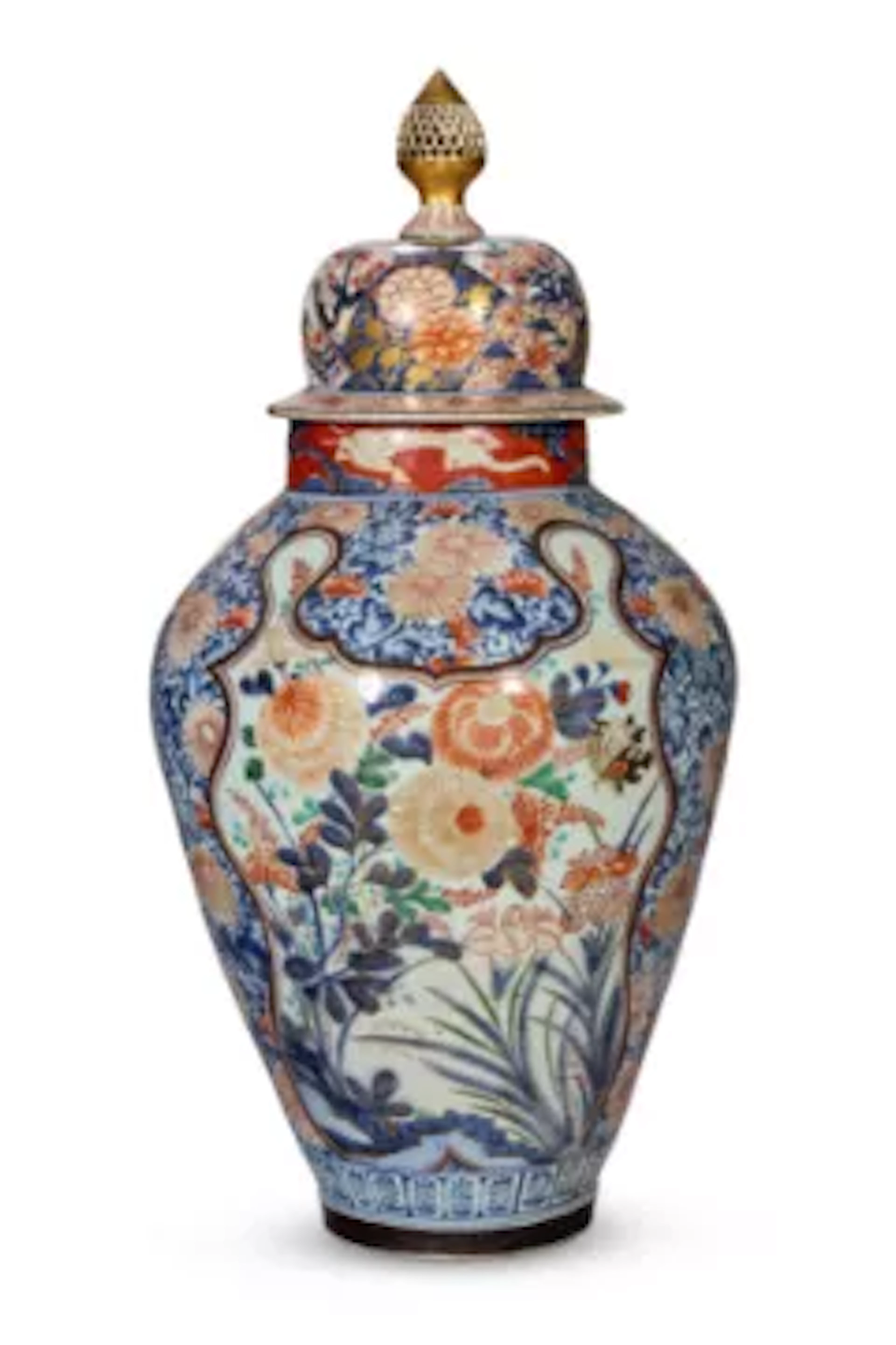 A LARGE JAPANESE ARITA VASE AND A COVER, EDO PERIOD