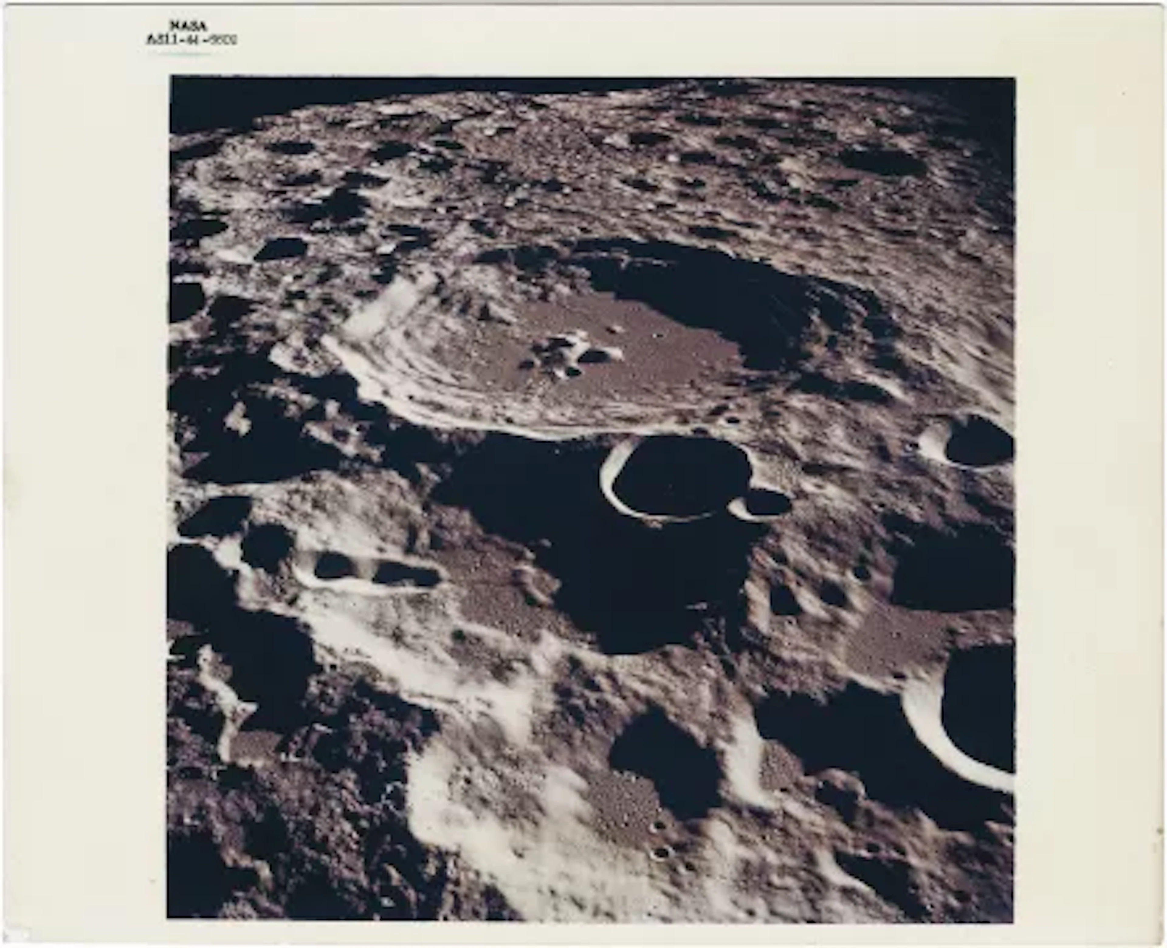 [Apollo 11] LUNAR FARSIDE: CRATER DAEDALUS AS SEEN BY MICHAEL COLLINS