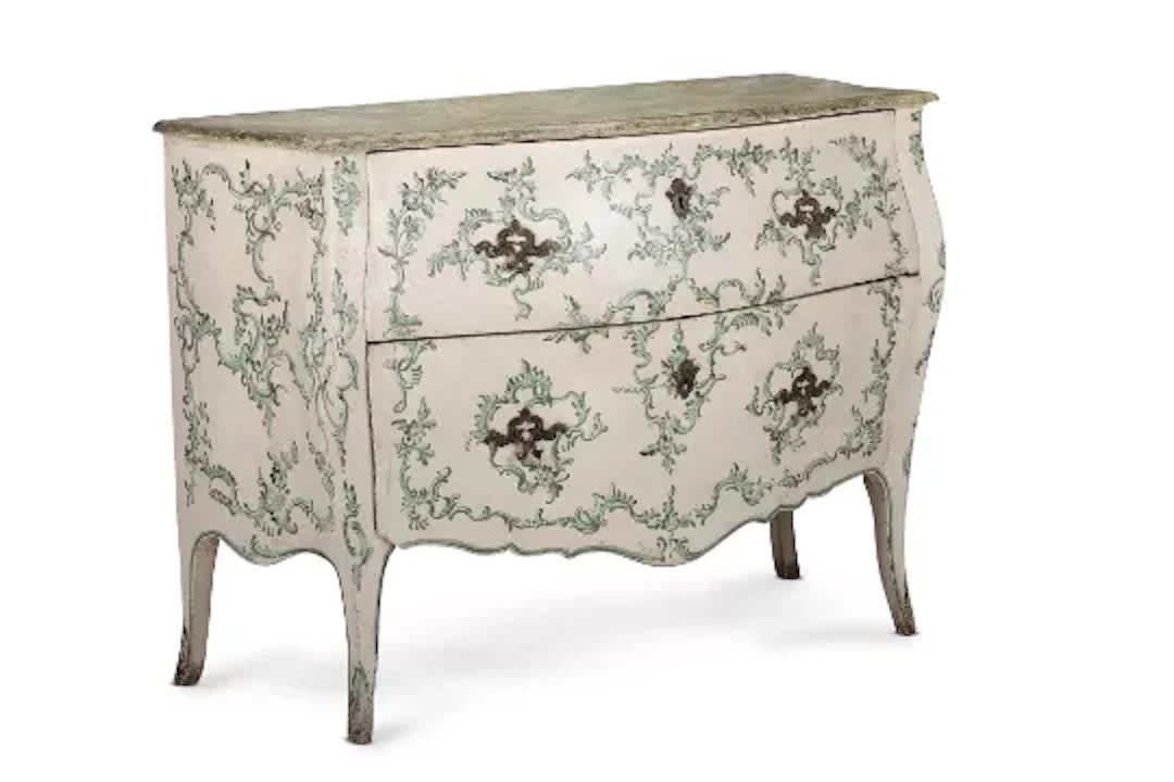 A VENETIAN CREAM AND GREEN PAINTED SERPENTINE COMMODE, NORTH ITALIAN