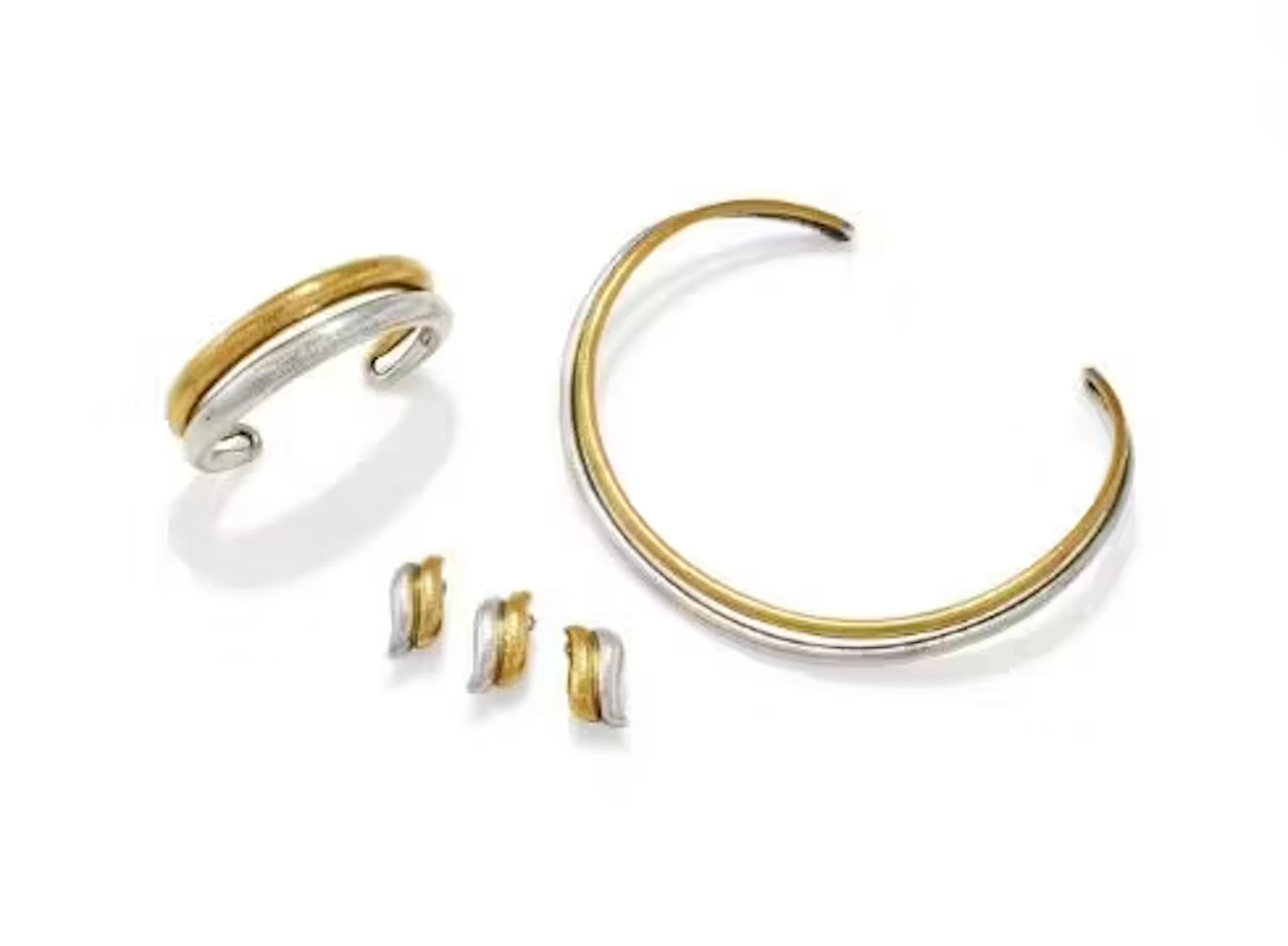 ZOLOTAS, A 'CLASSICS' NECKLACE, BRACELET AND EARRING SUITE