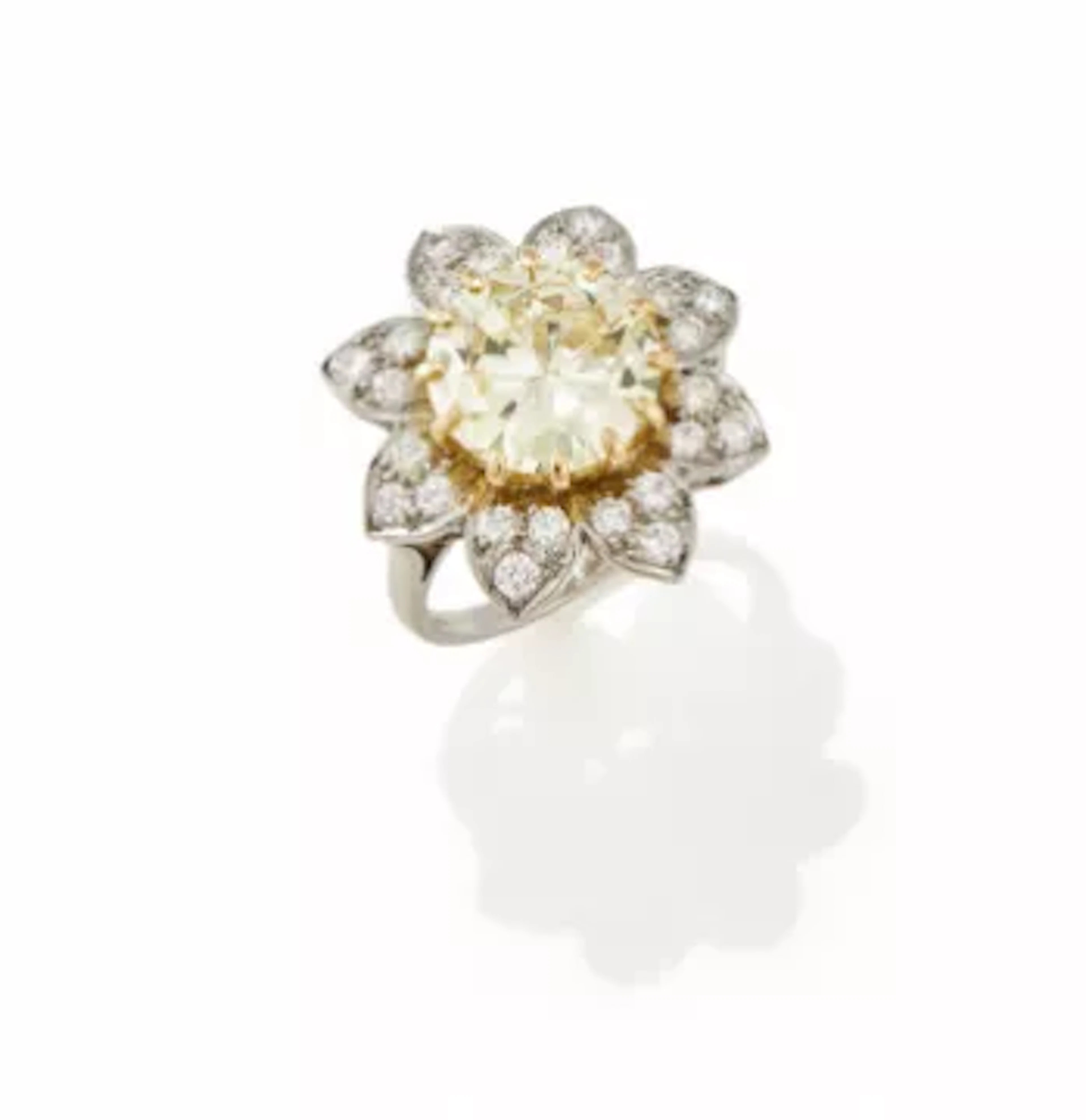 A DIAMOND CLUSTER RING