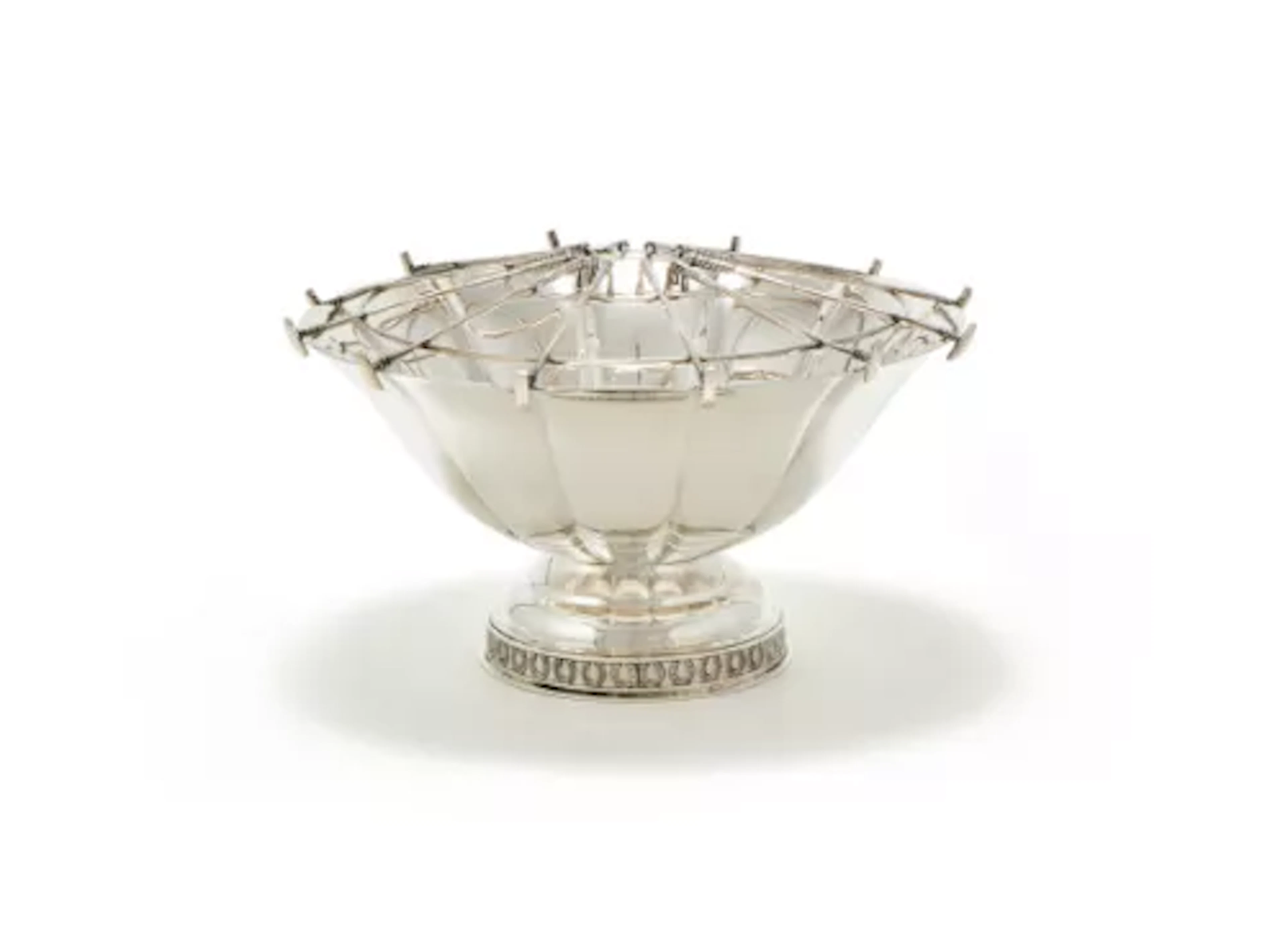 A SILVER SHAPED CIRCULAR ROSE BOWL, ASPREY & CO. LTD., BIRMINGHAM 1997