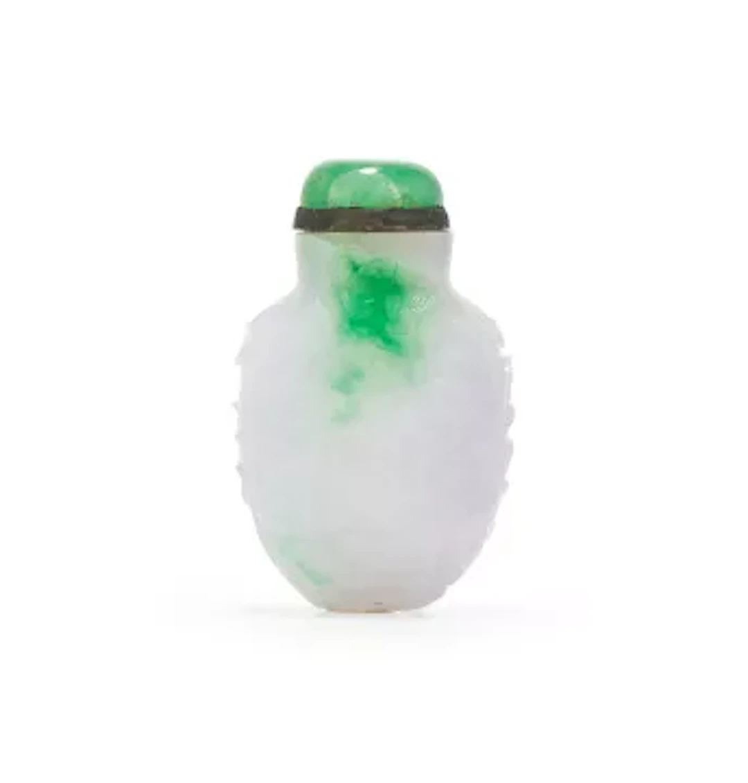 A Chinese lavender and green coloured jadeite snuff bottle, Qing Dynasty