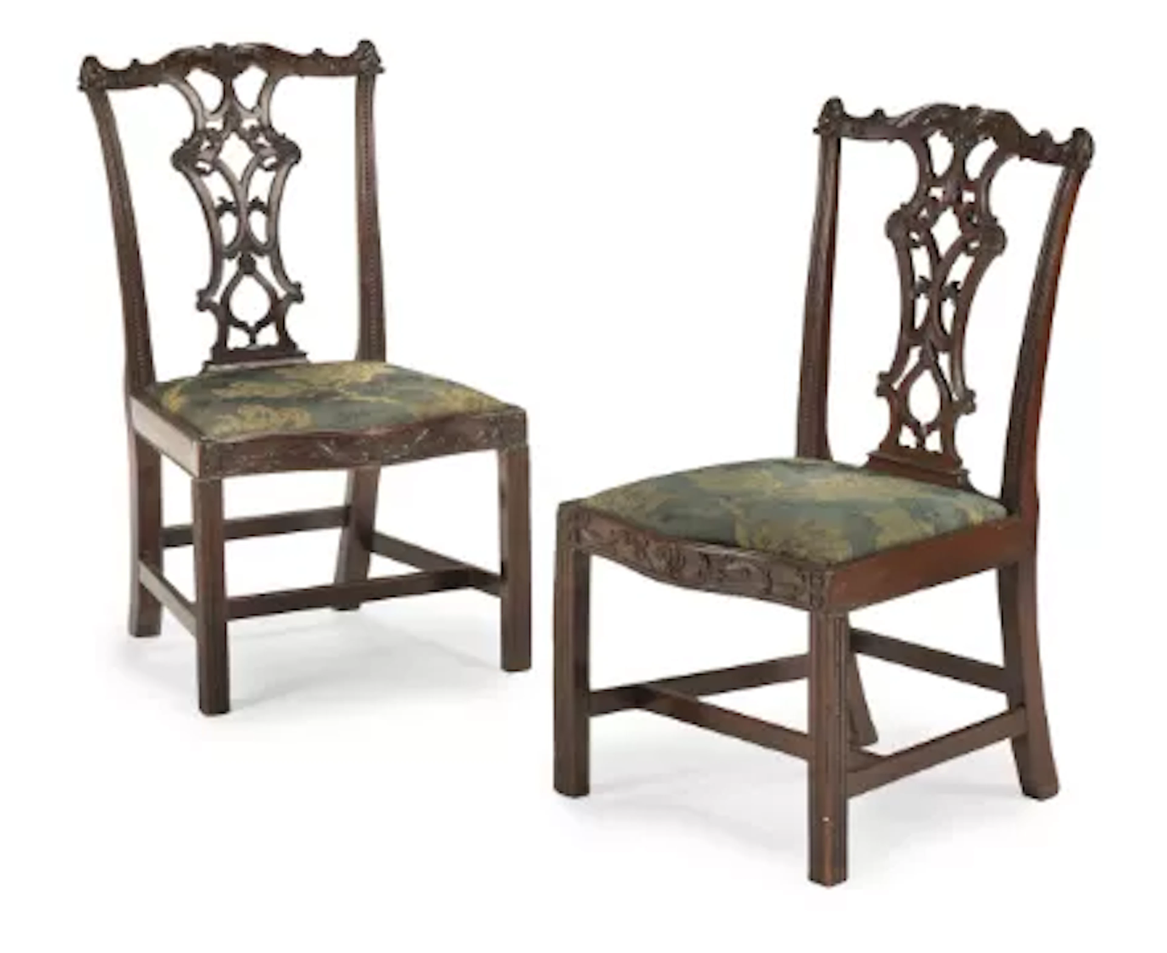 A PAIR OF CARVED MAHOGANY CHAIRS, IN GEORGE III STYLE, FIRST HALF 19TH CENTURY