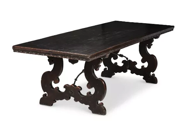 A WALNUT CENTRE TABLE, ITALIAN, 19TH CENTURY
