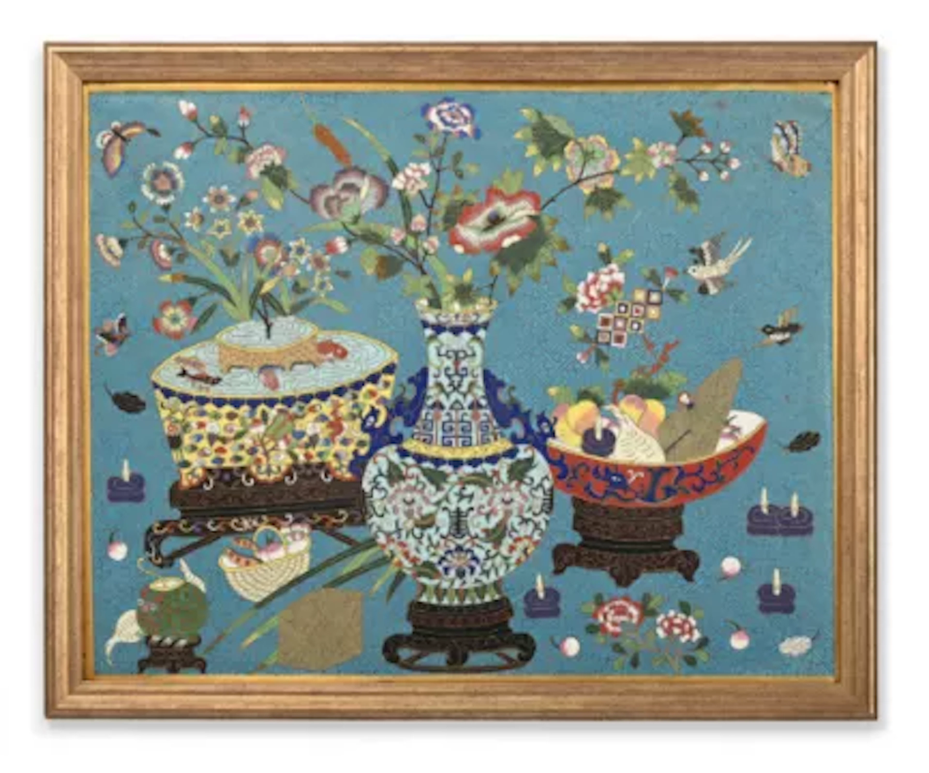 A CHINESE CLOISONNÉ ENAMEL LARGE 'HUNDRED ANTIQUES' PANEL, QING DYNASTY