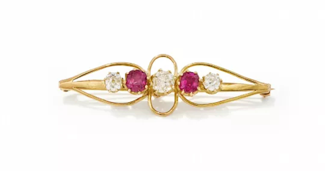 A RUBY AND DIAMOND BAR BROOCH