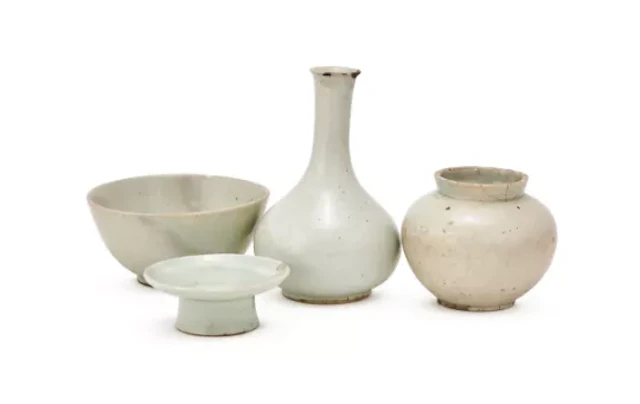 A white-glazed bottle vase, Joseon dynasty, 19th century