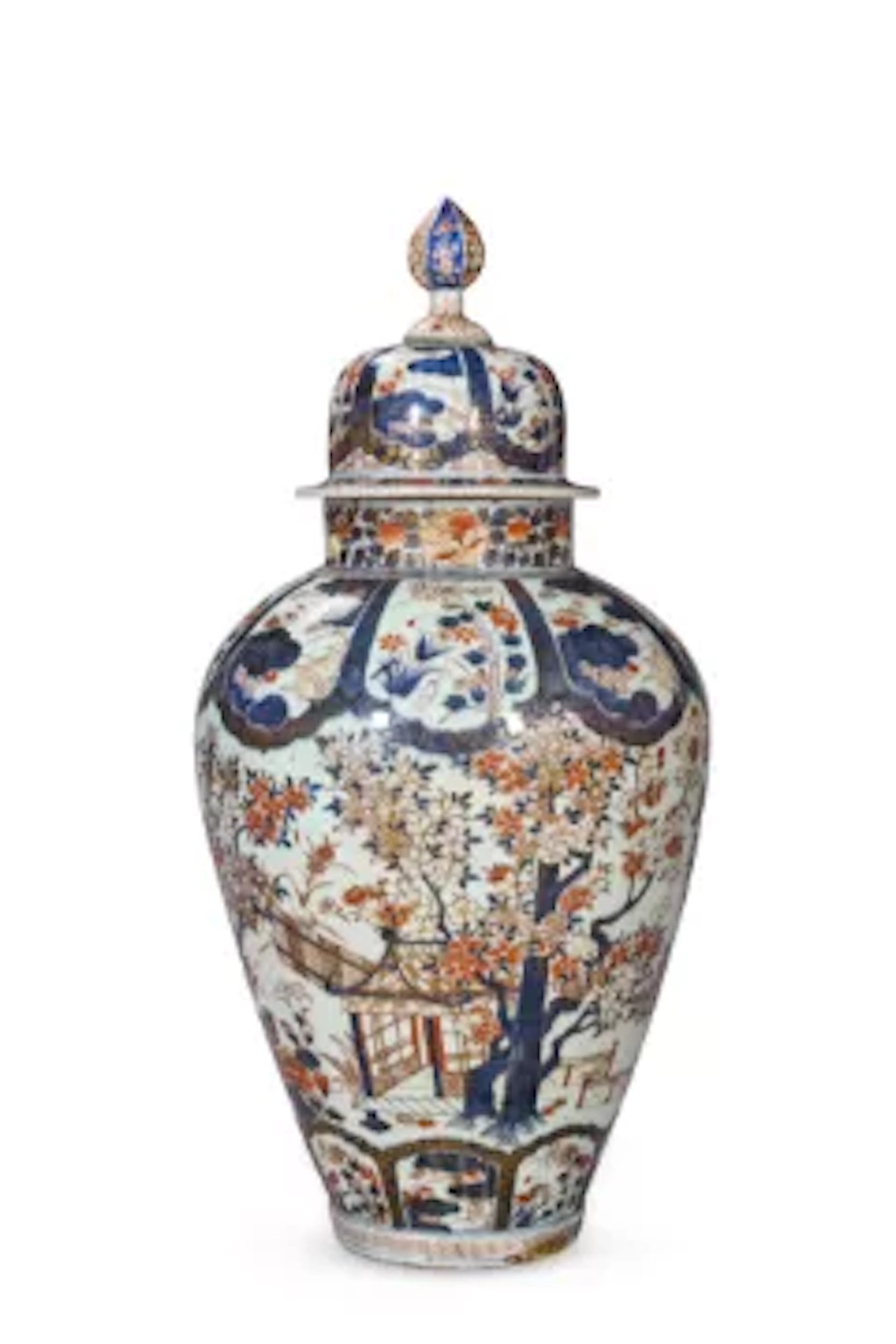 A LARGE JAPANESE ARITA VASE AND COVER, EDO PERIOD