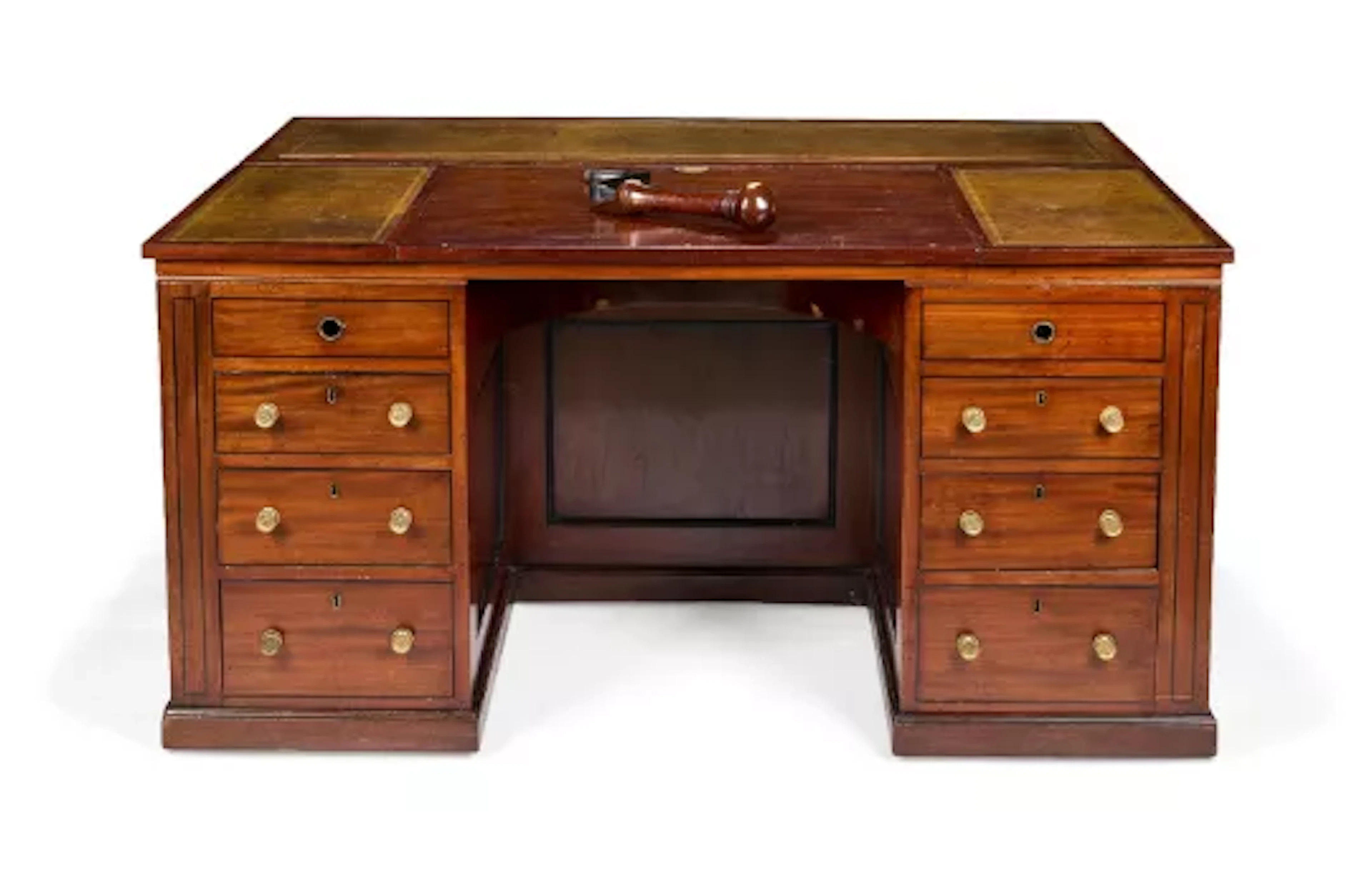 A LATE REGENCY MAHOGANY MECHANICAL DESK, CIRCA 1820