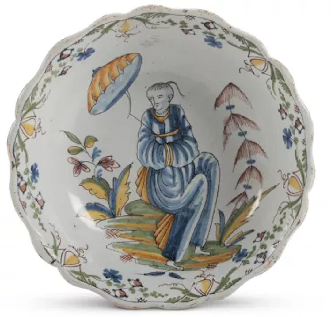 A FRENCH FAIENCE POLYCHROME CHINOISERIE BOWL, POSSIBLY NEVERS, 18TH CENTURY