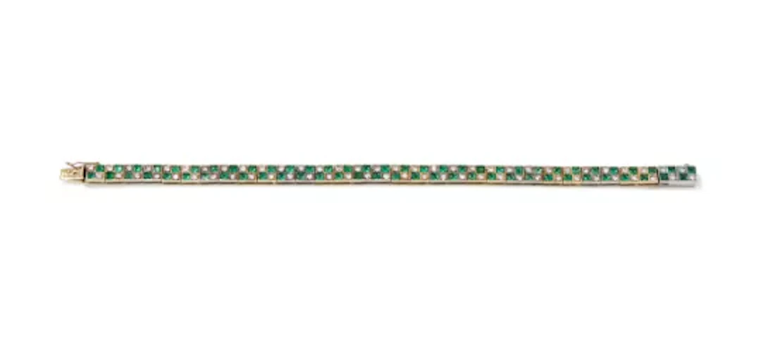 AN EMERALD AND DIAMOND BRACELET