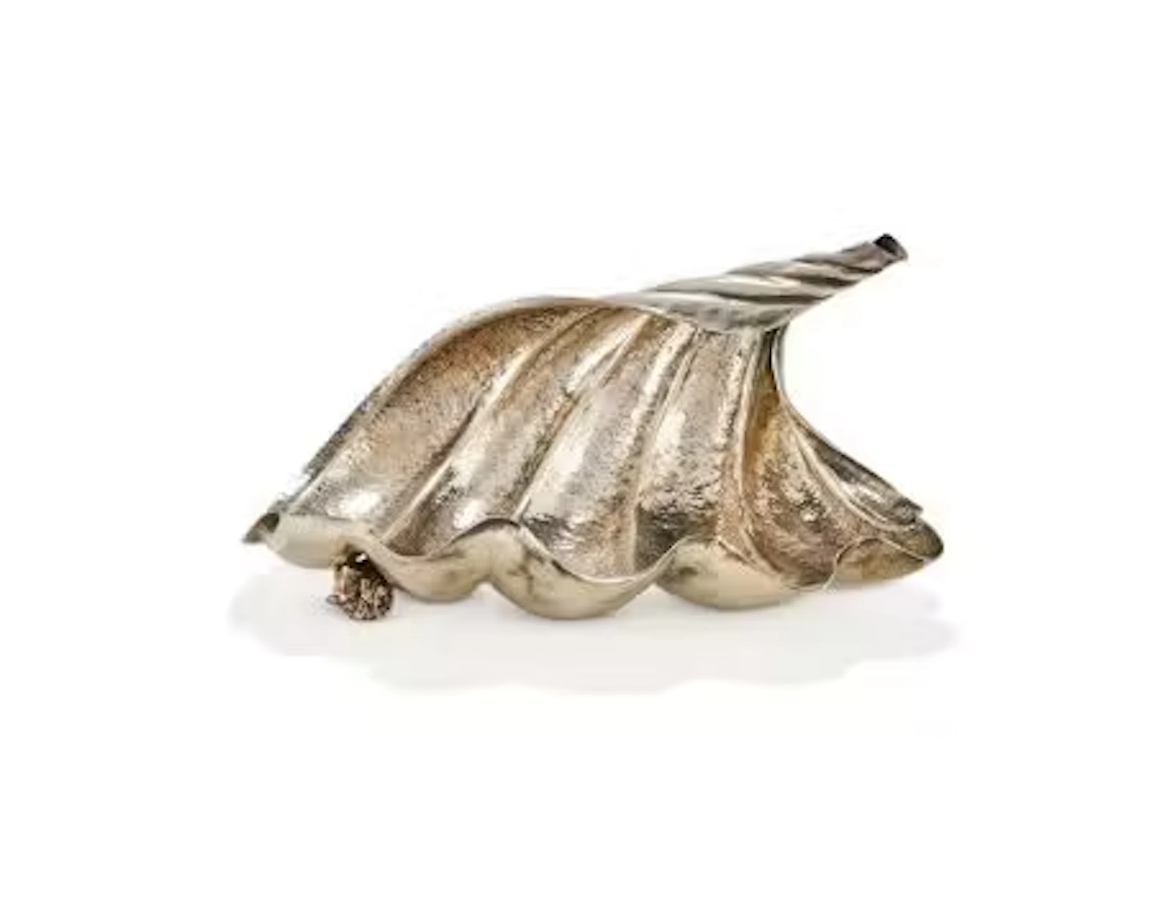 AN ITALIAN SILVER COLOURED SHELL SHAPED DISH